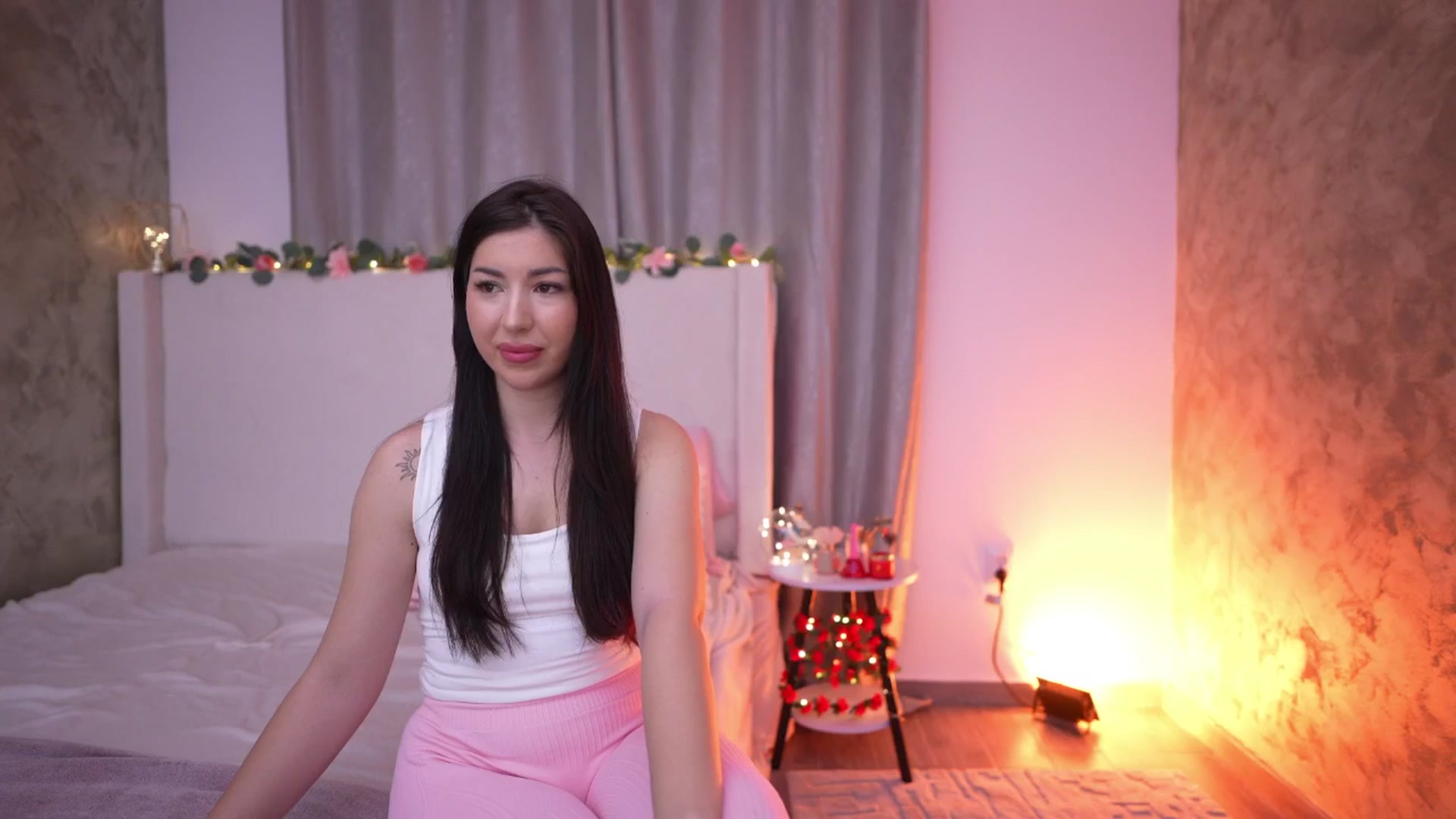 Gallery image thumbnail from JESSICAA's myfreecams stream on, 02/04/2026, 15:39 image 15 of 20