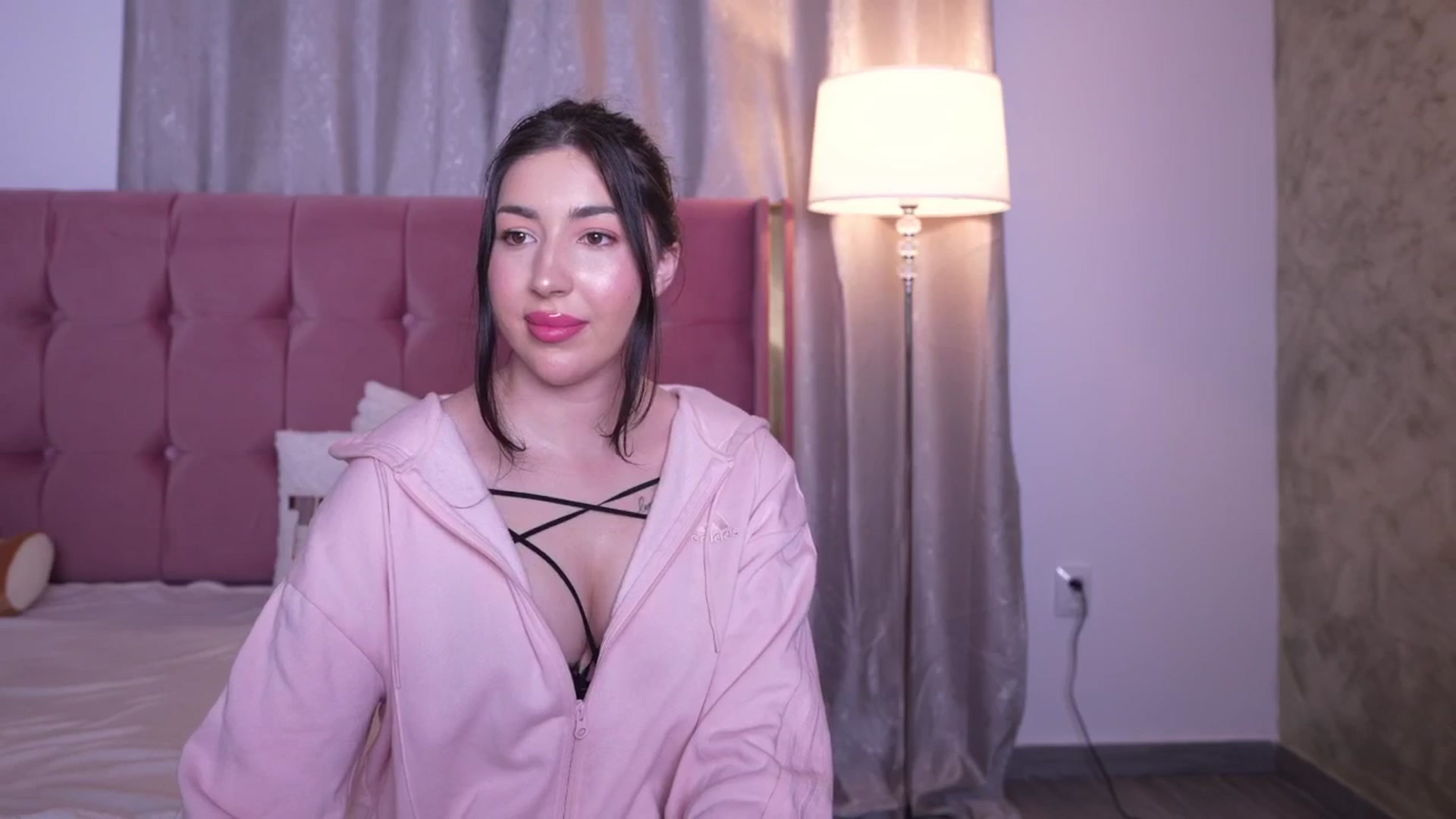 Gallery image thumbnail from JESSICAA's myfreecams stream on, 04/03/2026, 16:36 image 12 of 20