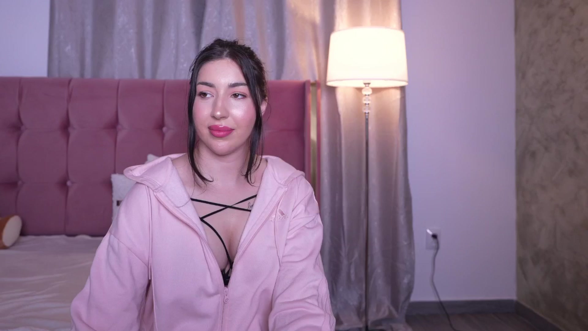 Gallery image thumbnail from JESSICAA's myfreecams stream on, 04/03/2026, 16:36 image 11 of 20