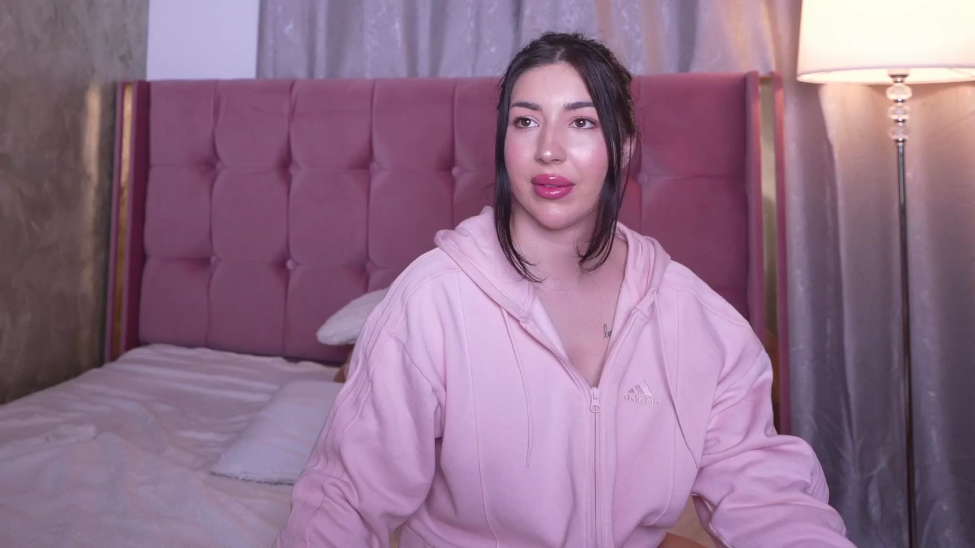 Gallery image thumbnail from JESSICAA's myfreecams stream on, 04/03/2026, 18:24 image 1 of 20