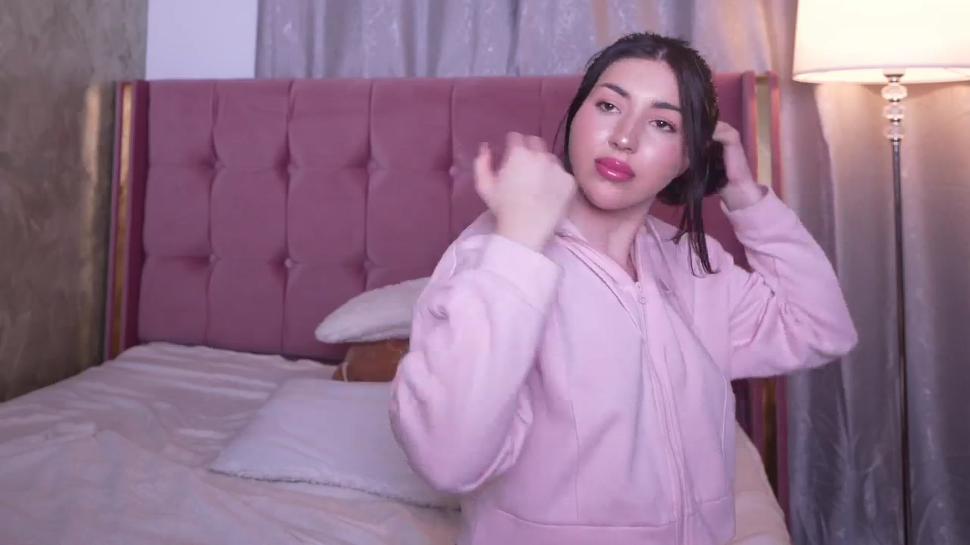 Gallery image thumbnail from JESSICAA's myfreecams stream on, 04/03/2026, 18:24 image 2 of 20