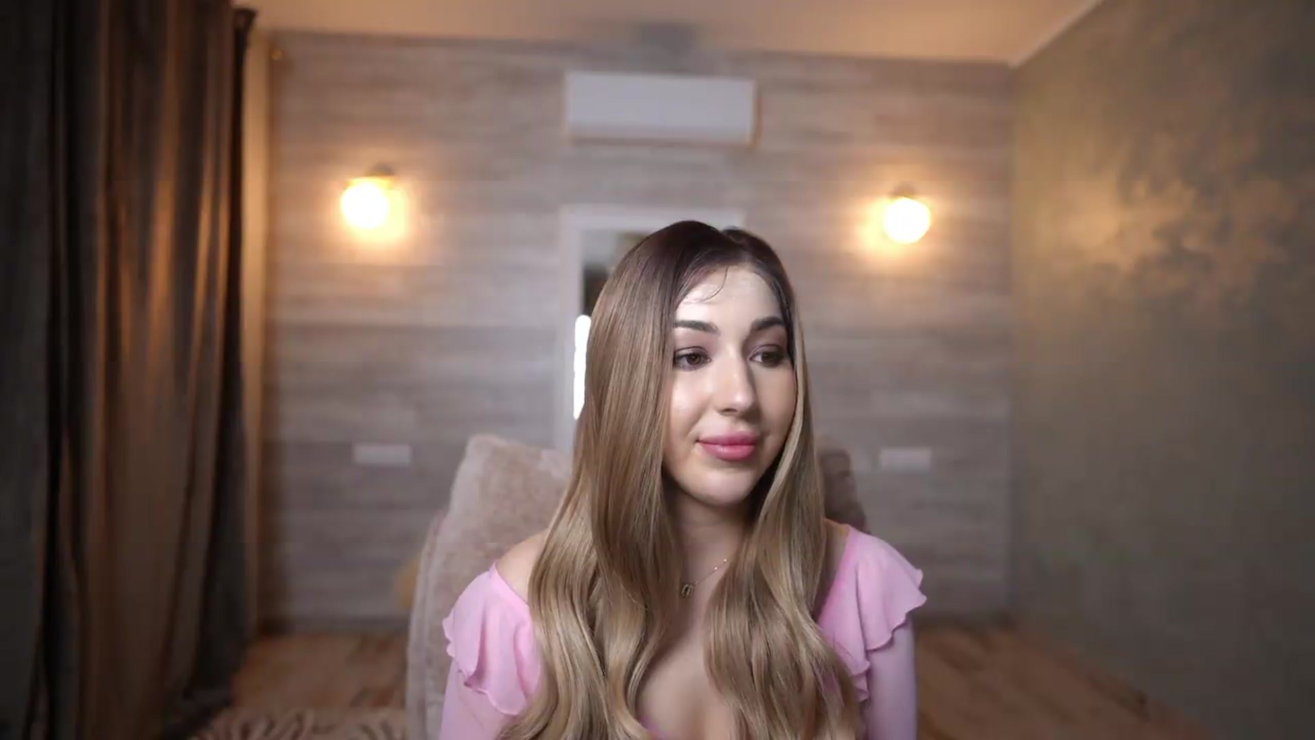 Gallery image thumbnail from JESSICAA's myfreecams stream on, 05/06/2026, 14:10 image 13 of 20