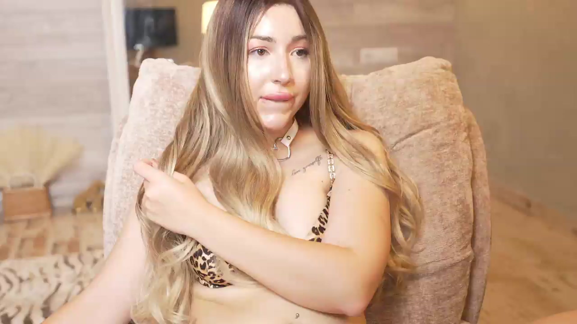 Gallery image thumbnail from JESSICAA's myfreecams stream on, 06/20/2026, 12:52 image 7 of 20