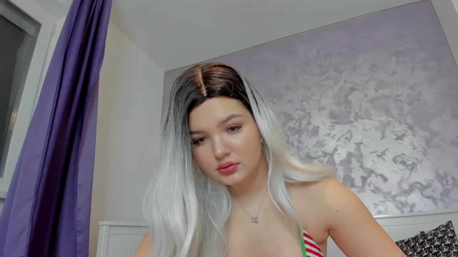 Gallery image thumbnail from JFantasy's myfreecams stream on, 12/21/2022, 24:22 image 10 of 20