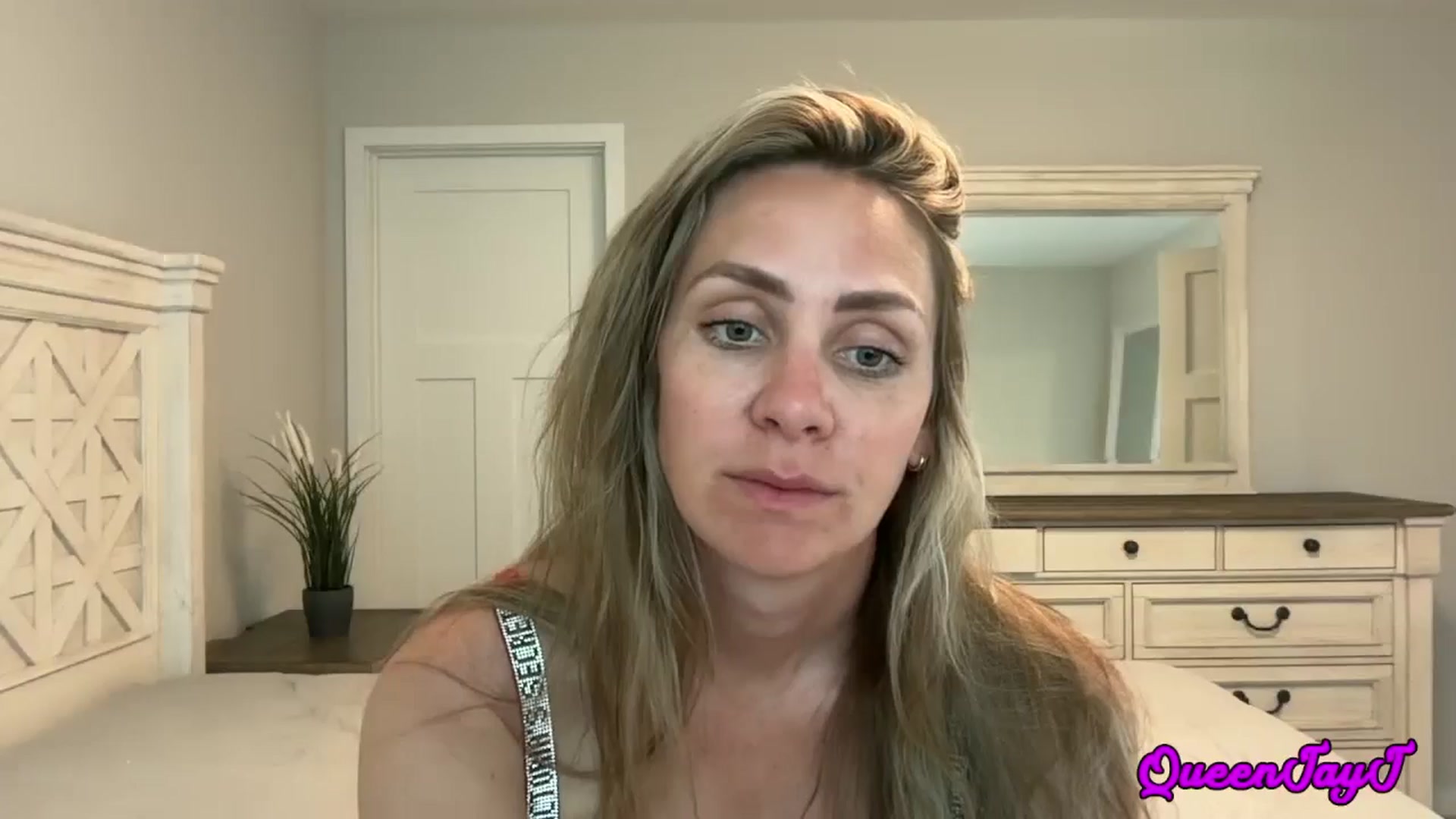 Gallery image thumbnail from JJMommyJugs's myfreecams stream on, 05/14/2025, 18:32 image 12 of 20
