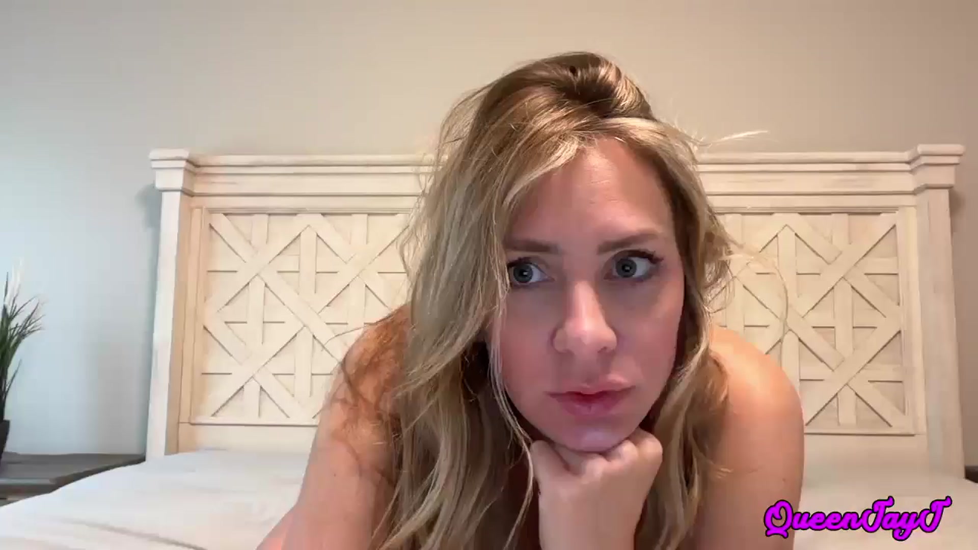 Gallery image thumbnail from JJMommyJugs's myfreecams stream on, 05/19/2025, 14:08 image 1 of 20