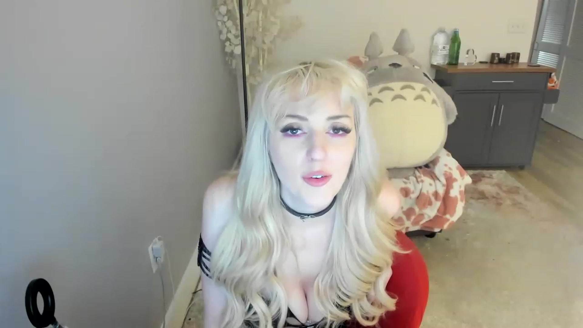 Gallery image thumbnail from JOI_MILKDomme's myfreecams stream on, 06/21/2023, 06:43 image 16 of 20
