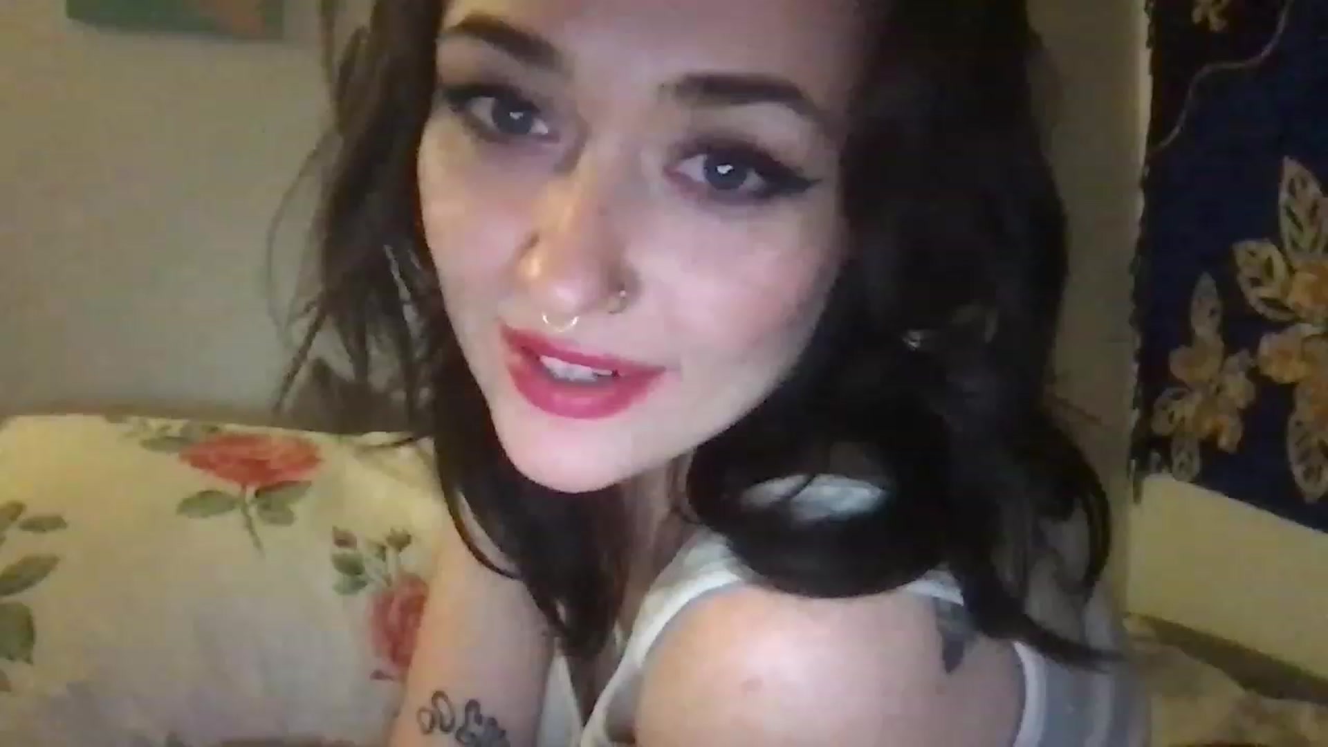 Gallery image thumbnail from JULI3TT3's myfreecams stream on, 11/22/2022, 11:22 image 1 of 20