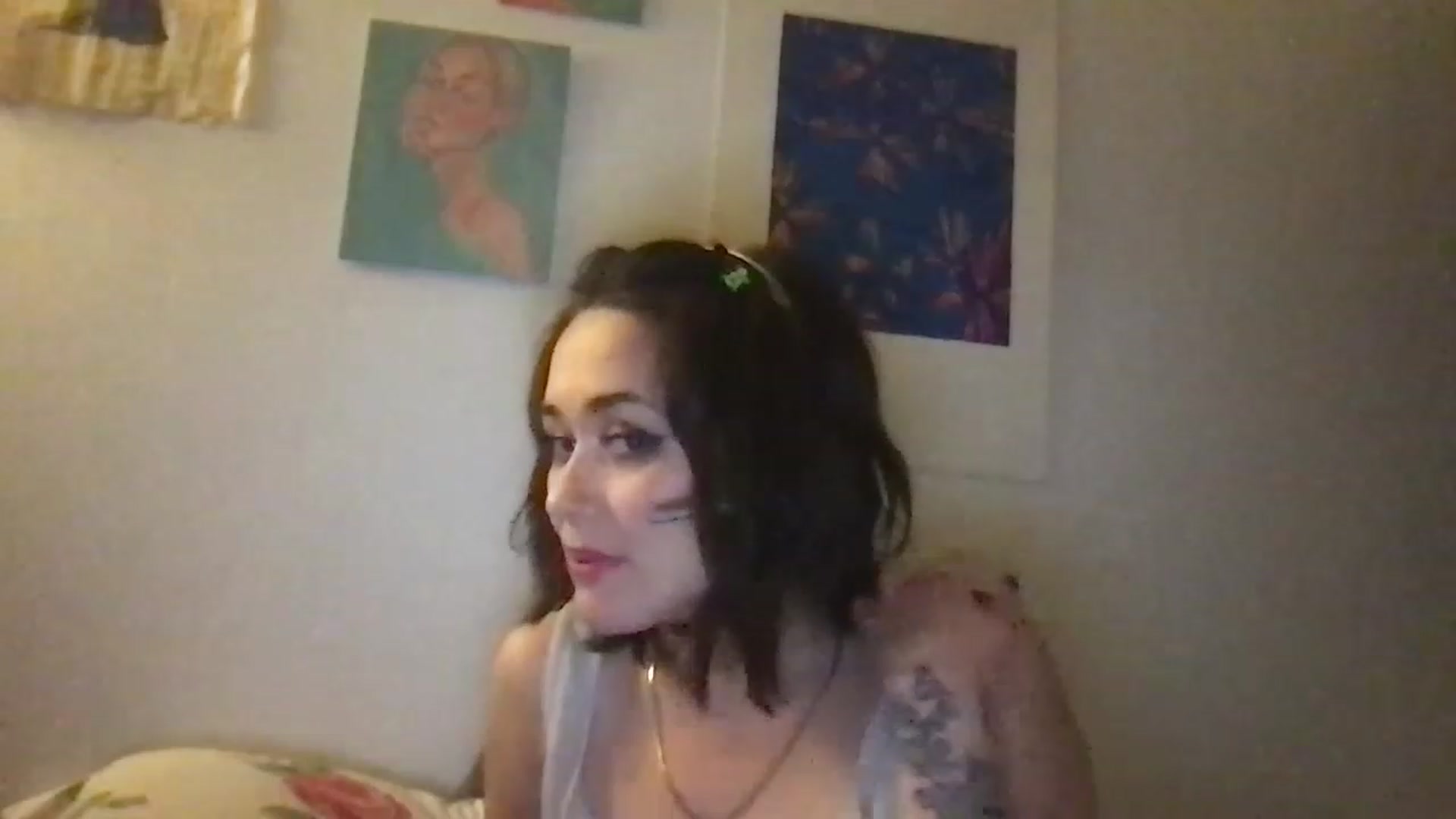 Gallery image thumbnail from JULI3TT3's myfreecams stream on, 11/22/2022, 11:22 image 15 of 20