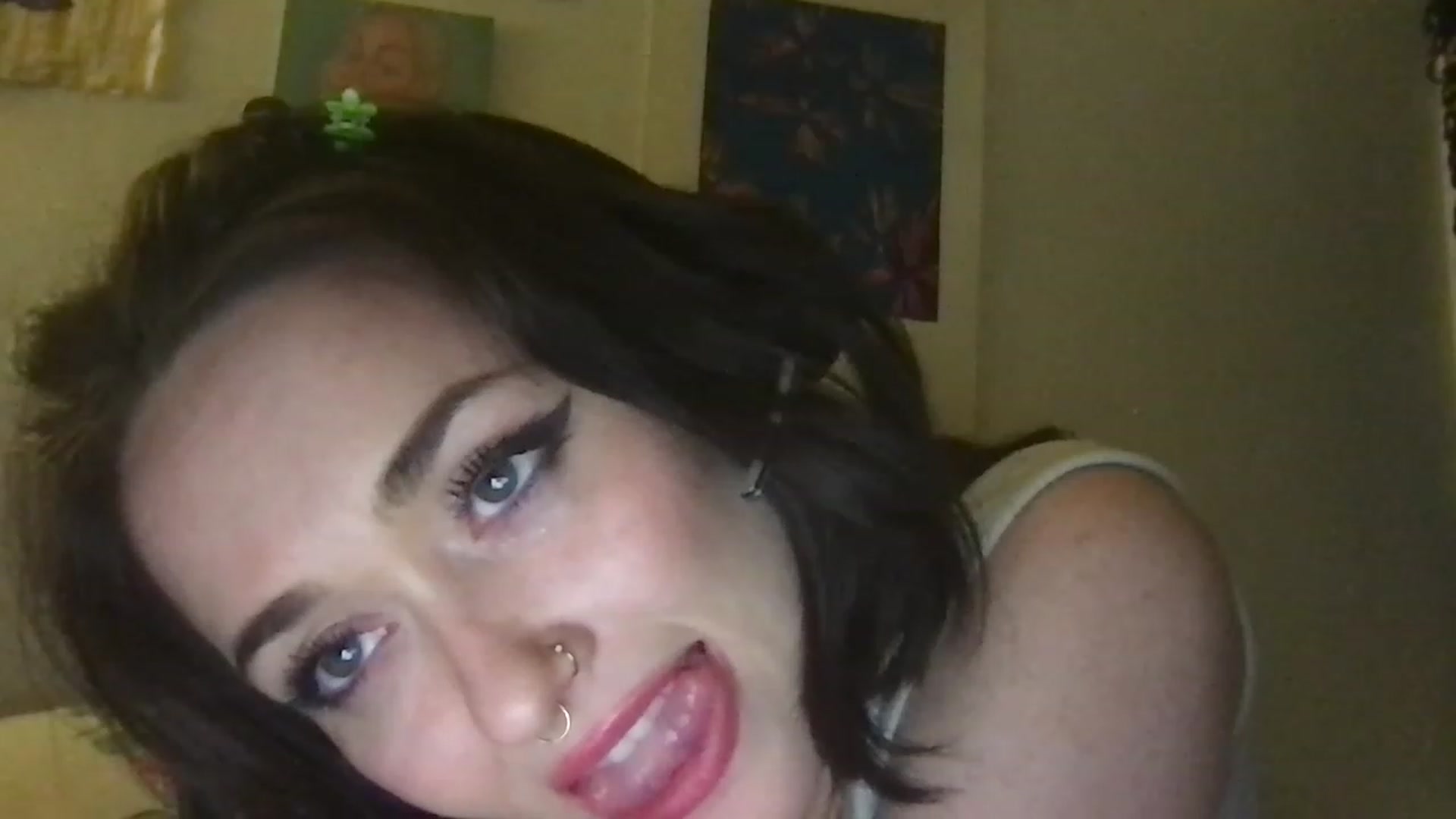 Gallery image thumbnail from JULI3TT3's myfreecams stream on, 11/22/2022, 11:22 image 14 of 20