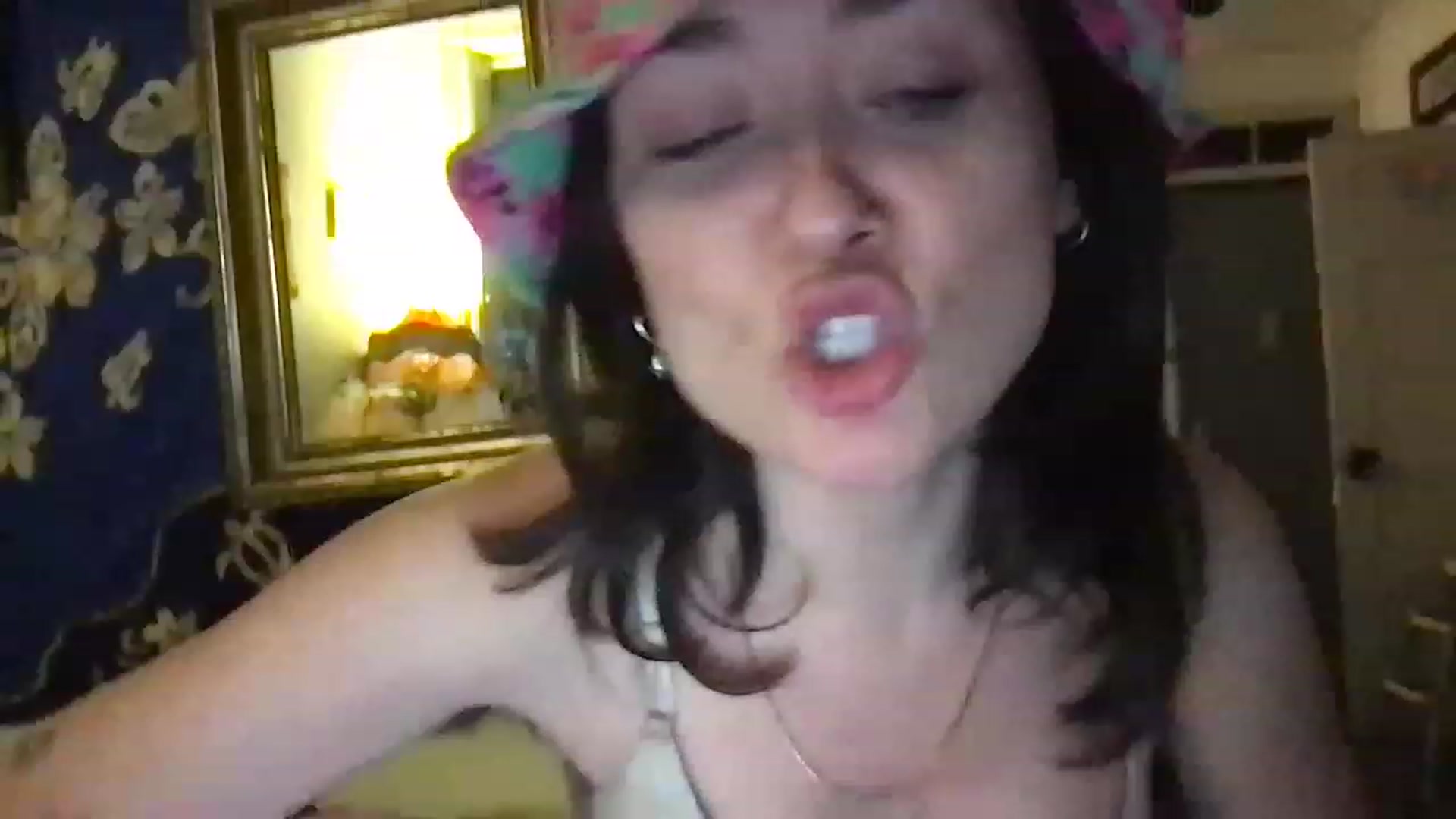 Gallery image thumbnail from JULI3TT3's myfreecams stream on, 11/23/2022, 20:06 image 15 of 20