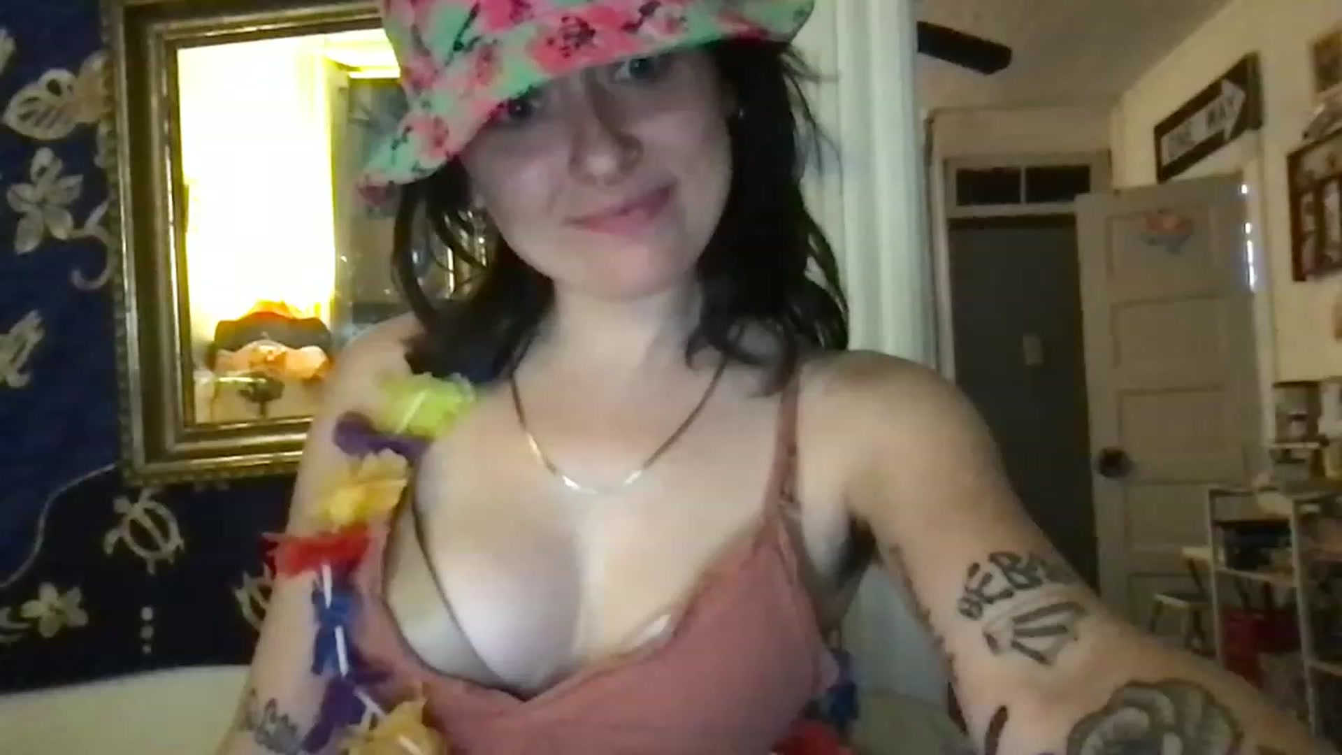 Gallery image thumbnail from JULI3TT3's myfreecams stream on, 11/23/2022, 20:06 image 3 of 20