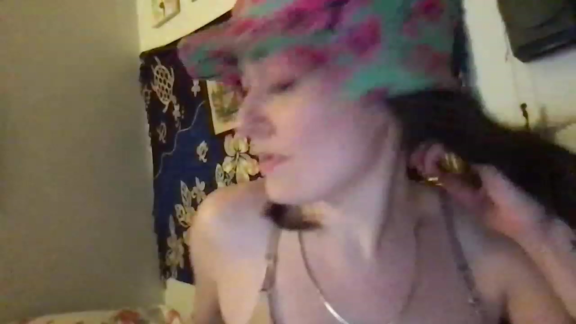 Gallery image thumbnail from JULI3TT3's myfreecams stream on, 11/23/2022, 20:06 image 10 of 20
