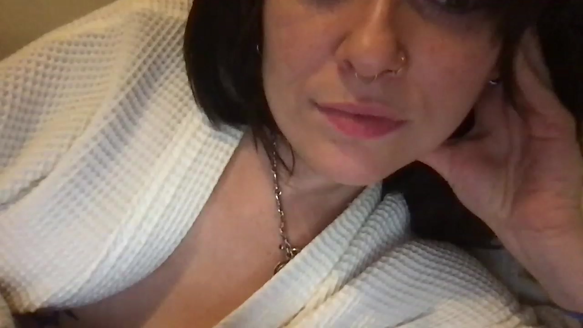 Gallery image thumbnail from JULI3TT3's myfreecams stream on, 11/27/2022, 19:34 image 4 of 20