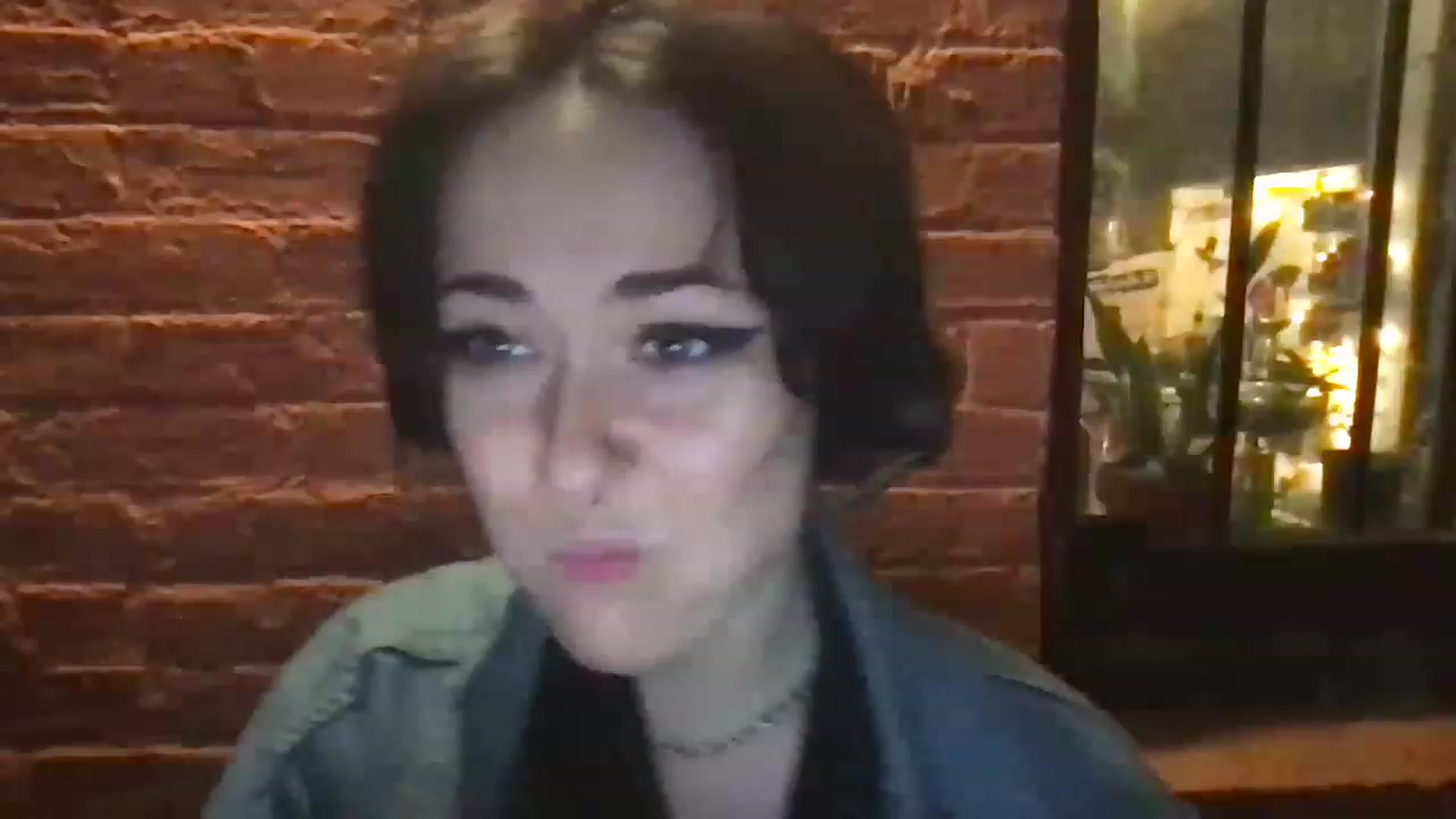 Gallery image thumbnail from JULI3TT3's myfreecams stream on, 11/27/2022, 23:24 image 17 of 20