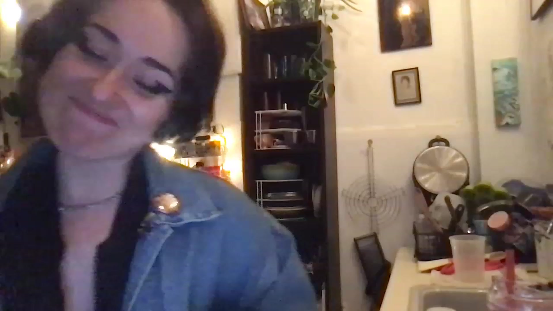Gallery image thumbnail from JULI3TT3's myfreecams stream on, 11/27/2022, 23:24 image 11 of 20