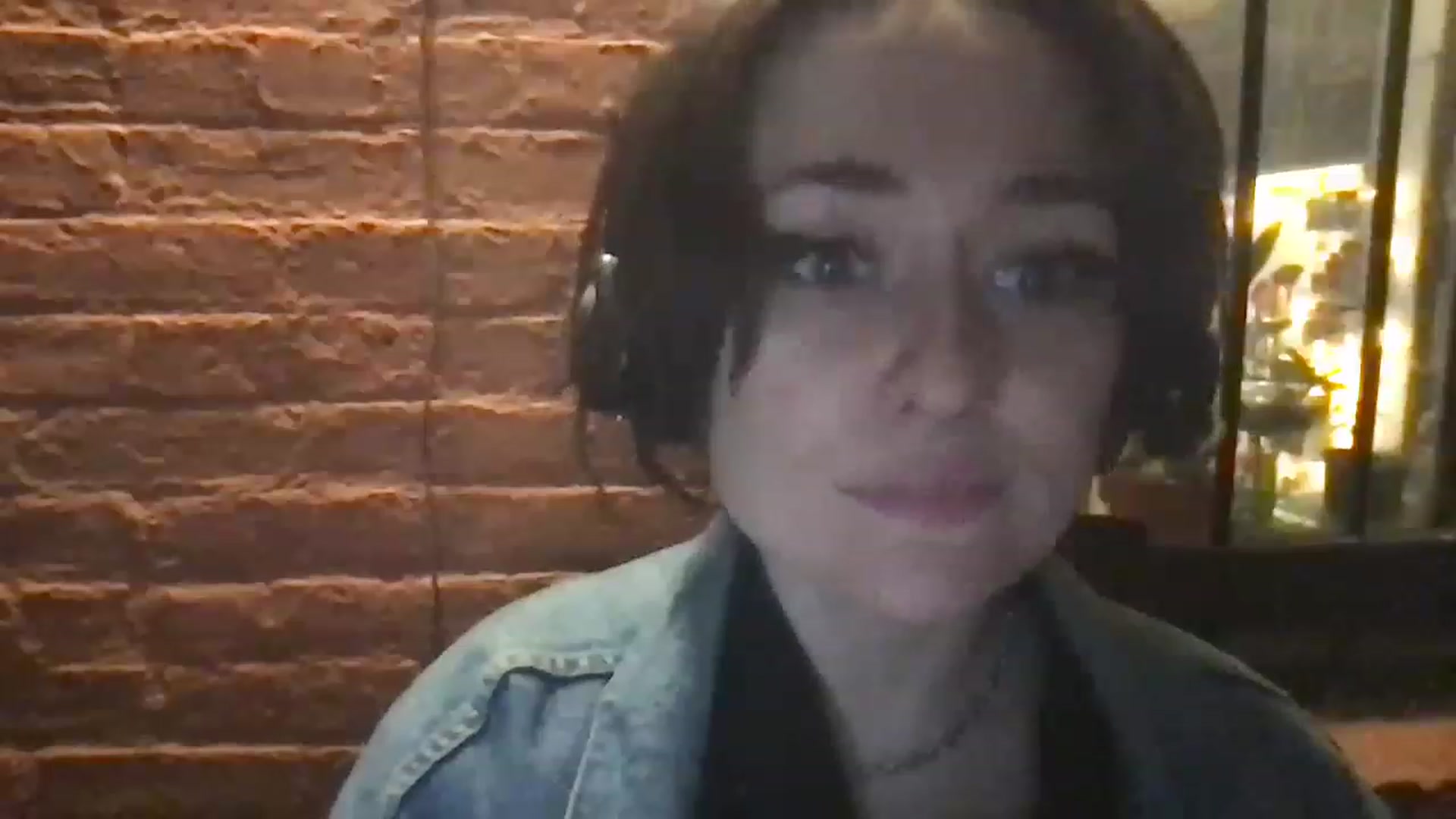 Gallery image thumbnail from JULI3TT3's myfreecams stream on, 11/27/2022, 23:24 image 18 of 20