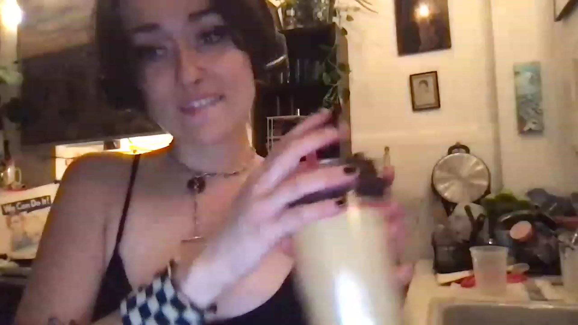 Gallery image thumbnail from JULI3TT3's myfreecams stream on, 11/27/2022, 23:24 image 6 of 20
