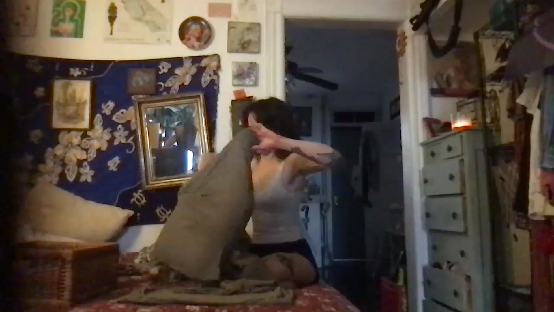 Gallery image thumbnail from JULI3TT3's myfreecams stream on, 11/28/2022, 20:27 image 4 of 20