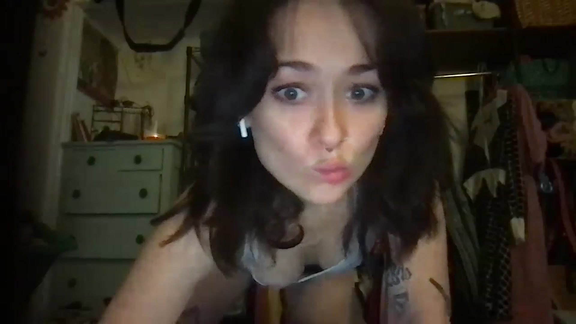 Gallery image thumbnail from JULI3TT3's myfreecams stream on, 11/28/2022, 20:27 image 9 of 20