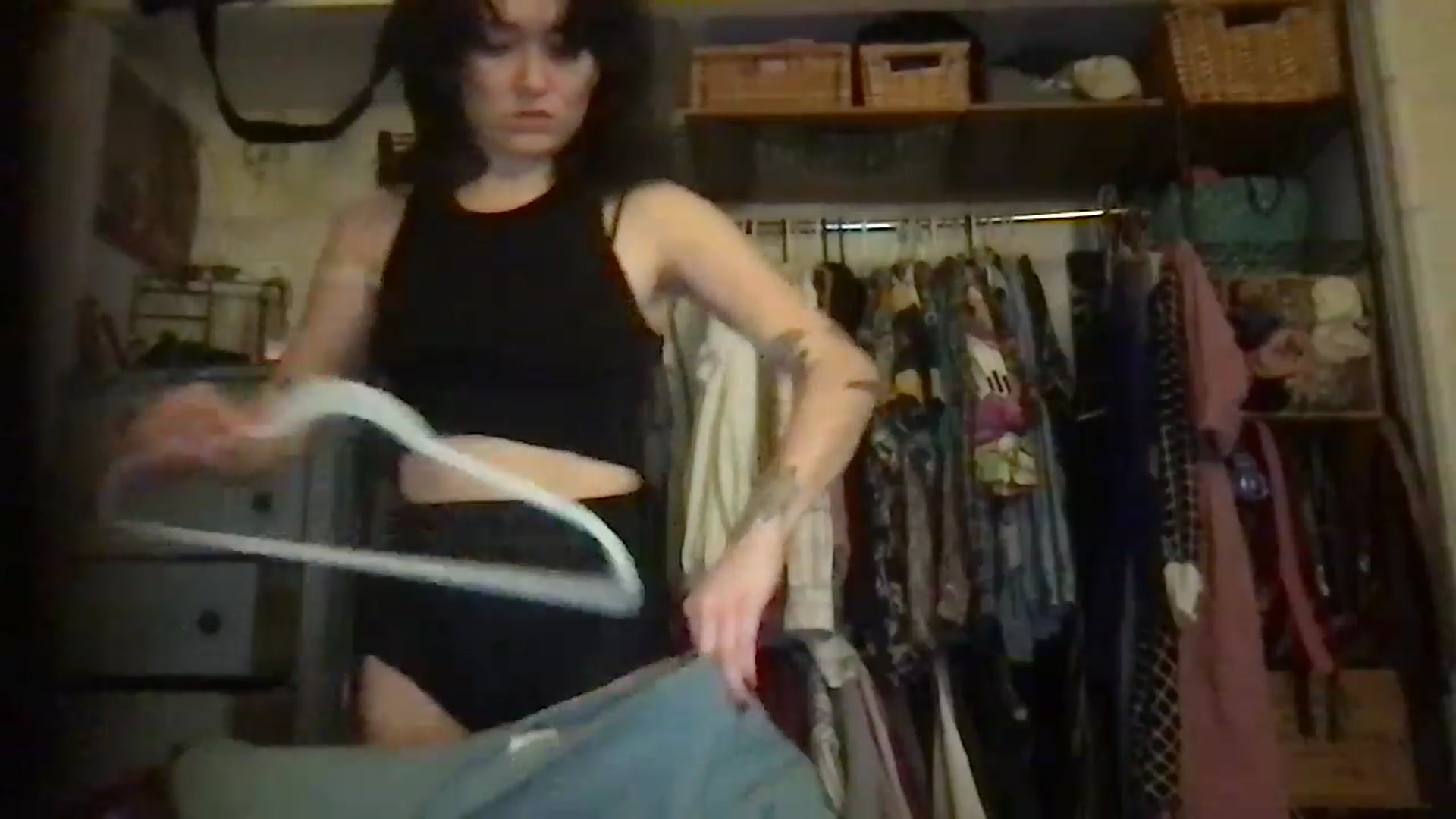 Gallery image thumbnail from JULI3TT3's myfreecams stream on, 11/28/2022, 20:27 image 17 of 20