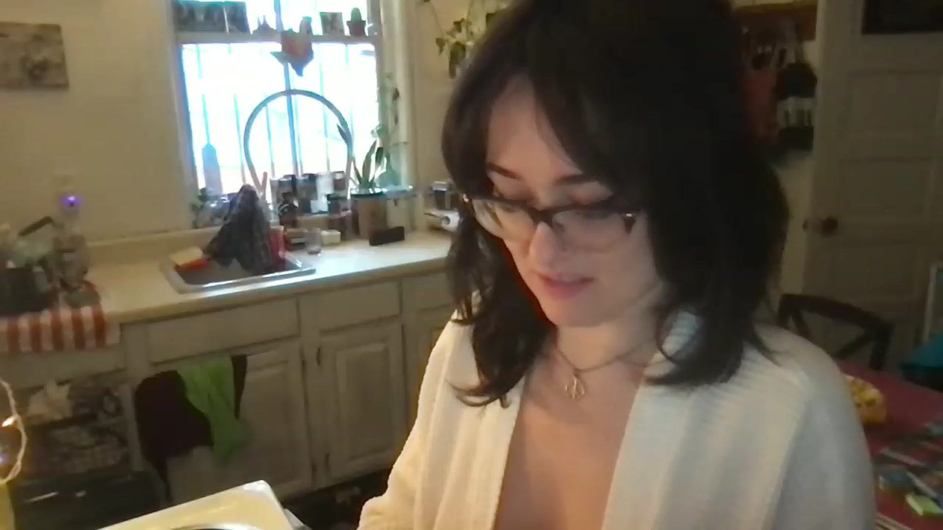 Gallery image thumbnail from JULI3TT3's myfreecams stream on, 02/07/2023, 19:01 image 13 of 20
