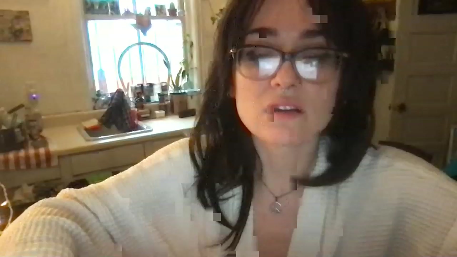 Gallery image thumbnail from JULI3TT3's myfreecams stream on, 02/07/2023, 19:01 image 17 of 20