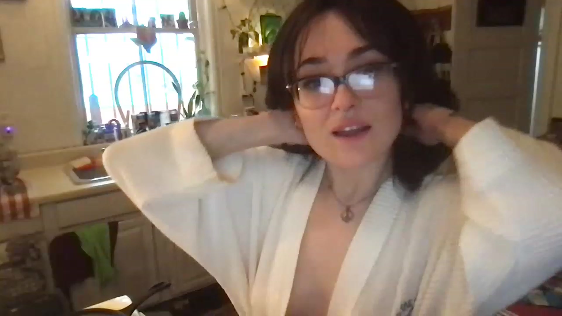Gallery image thumbnail from JULI3TT3's myfreecams stream on, 02/07/2023, 19:19 image 11 of 20
