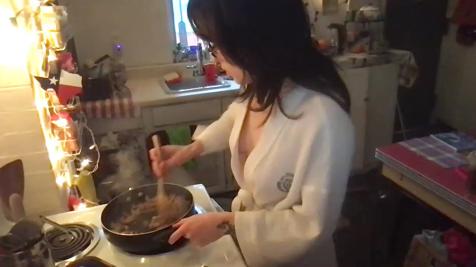 Gallery image thumbnail from JULI3TT3's myfreecams stream on, 02/07/2023, 19:19 image 3 of 20