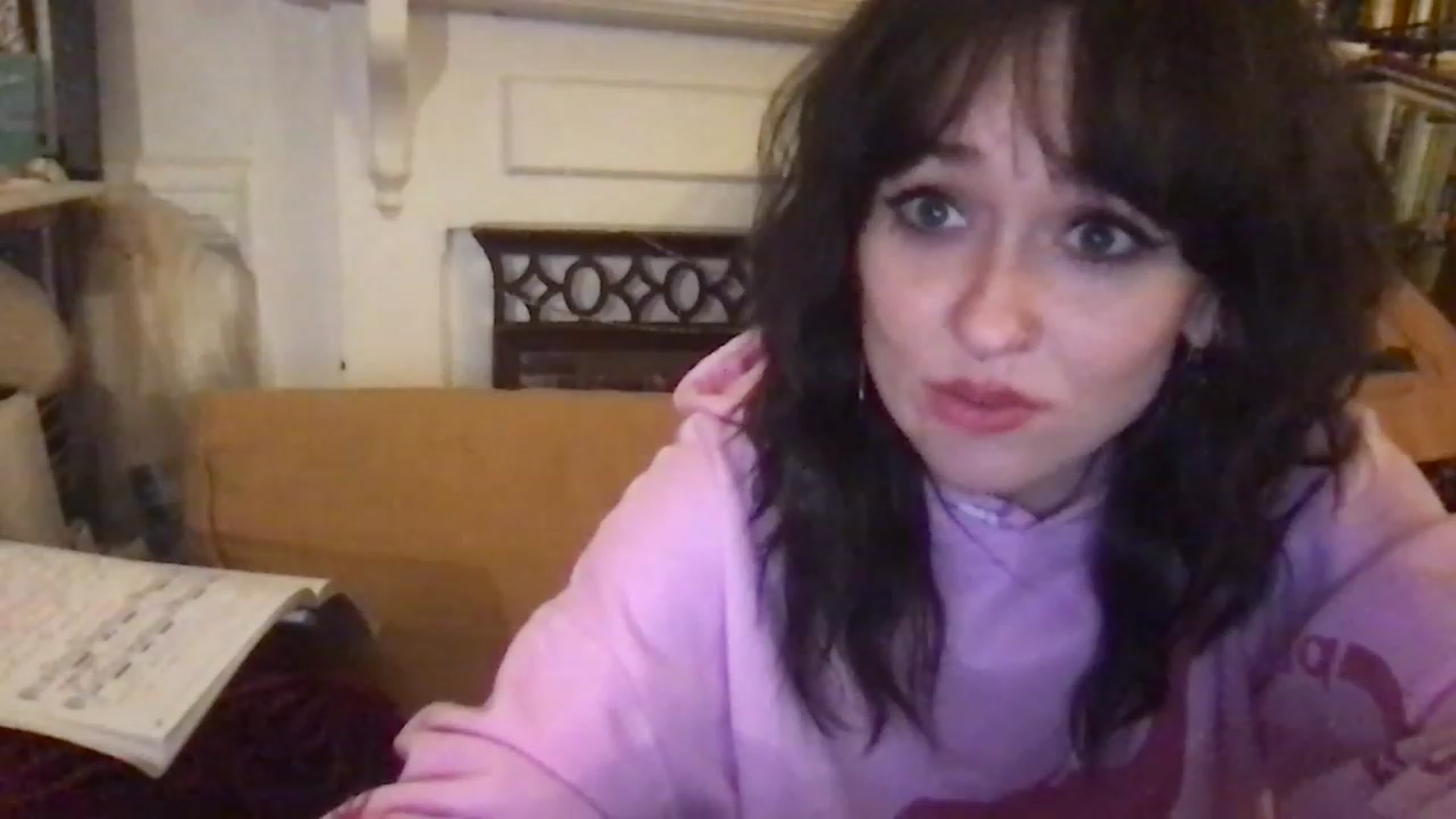Gallery image thumbnail from JULI3TT3's myfreecams stream on, 03/07/2023, 09:18 image 5 of 20