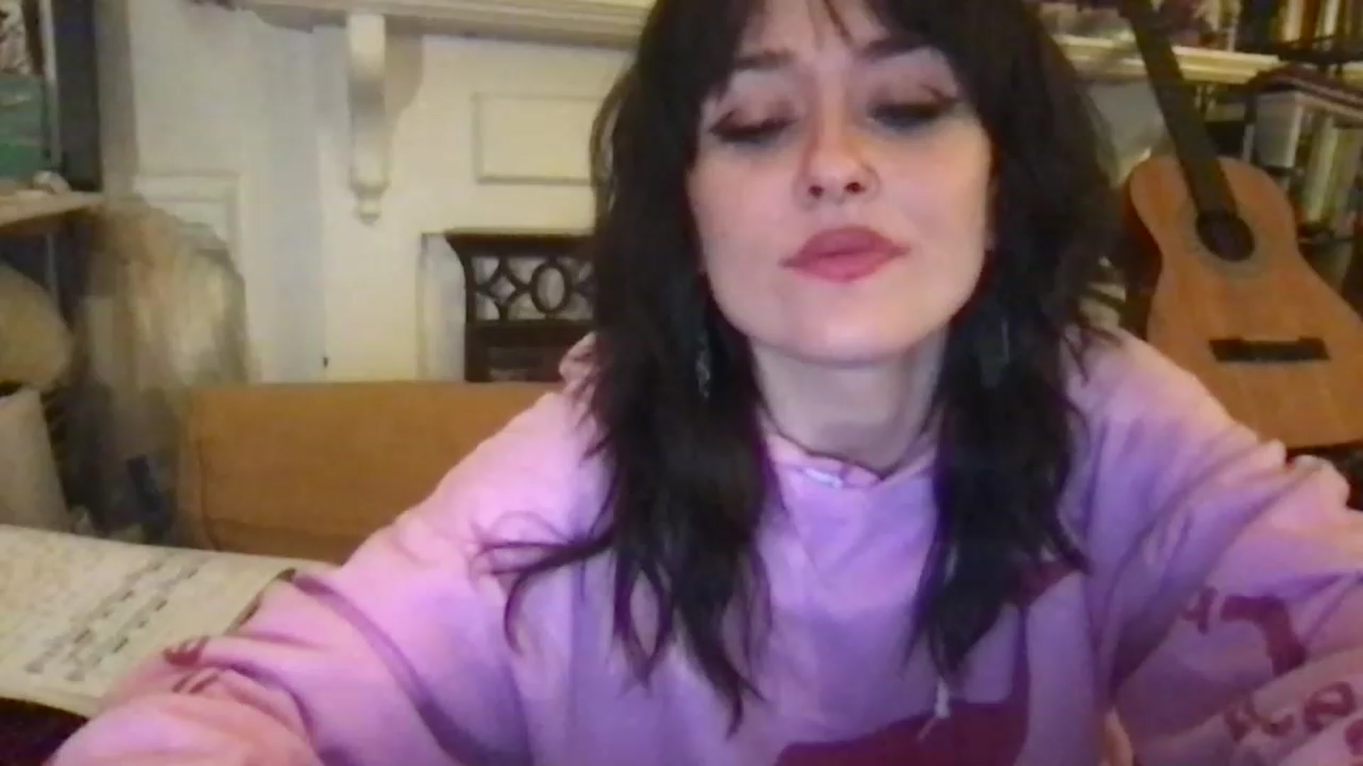 Gallery image thumbnail from JULI3TT3's myfreecams stream on, 03/07/2023, 09:18 image 3 of 20