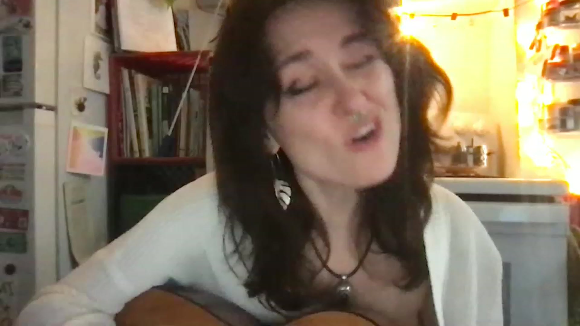Gallery image thumbnail from JULI3TT3's myfreecams stream on, 03/23/2023, 17:58 image 7 of 20