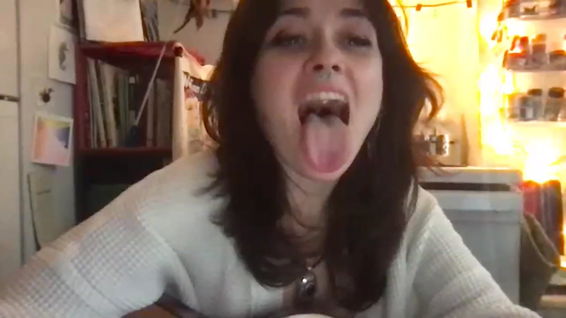 Gallery image thumbnail from JULI3TT3's myfreecams stream on, 03/23/2023, 17:58 image 17 of 20