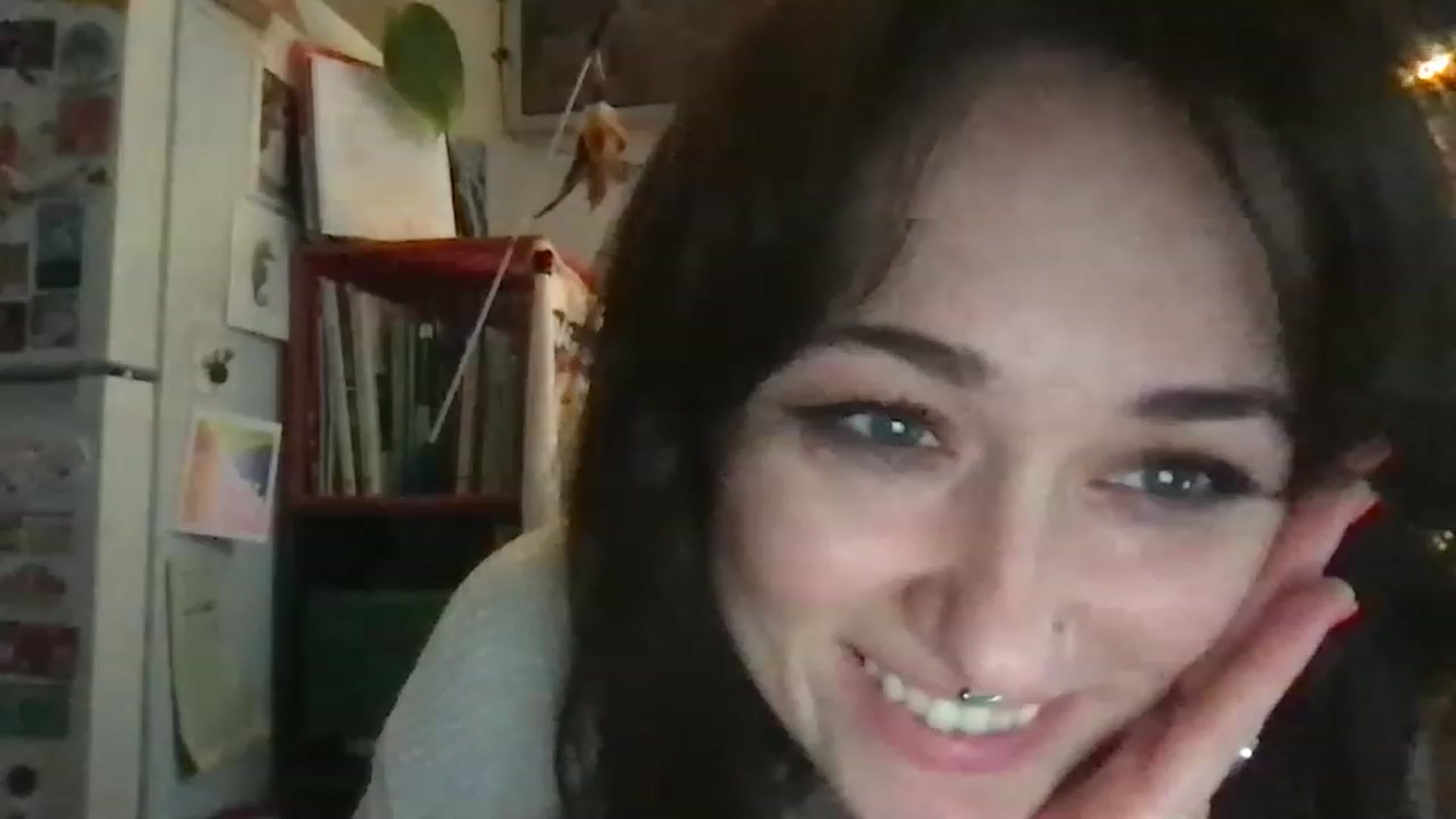 Gallery image thumbnail from JULI3TT3's myfreecams stream on, 03/23/2023, 17:58 image 12 of 20