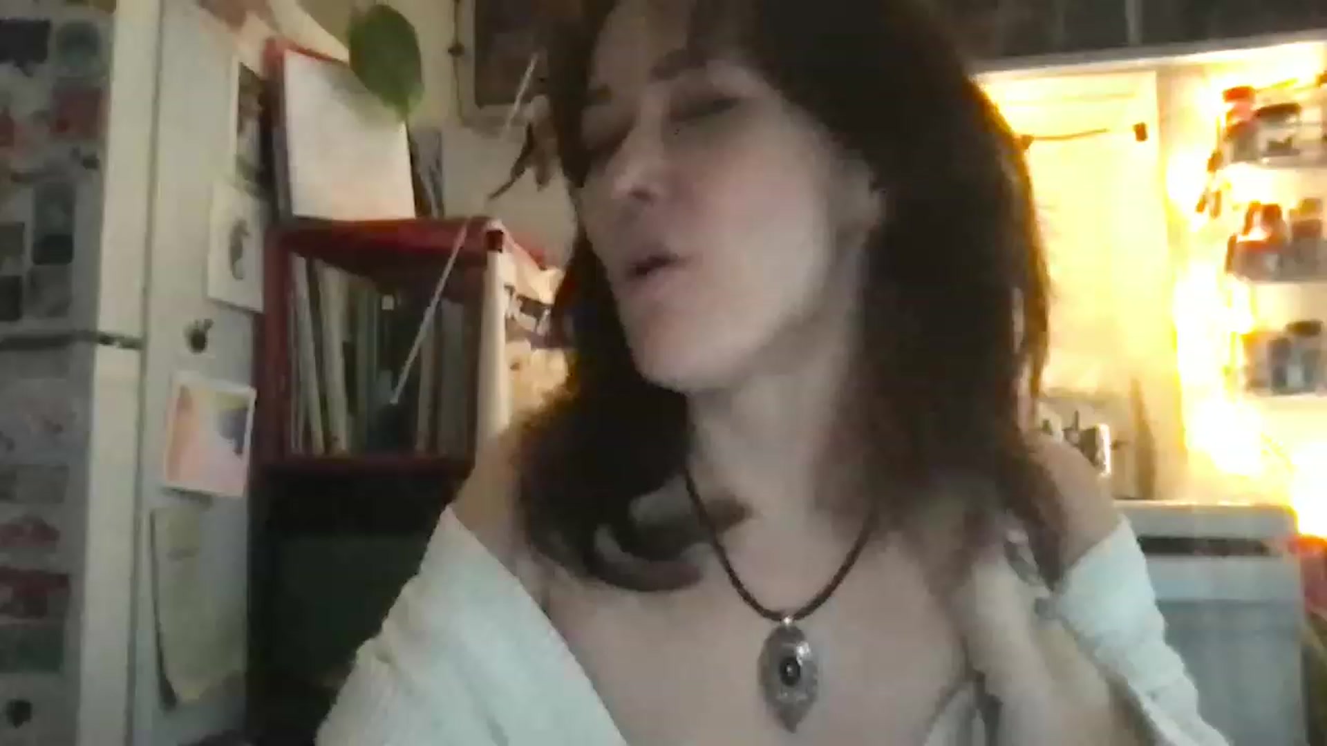 Gallery image thumbnail from JULI3TT3's myfreecams stream on, 03/23/2023, 17:58 image 13 of 20