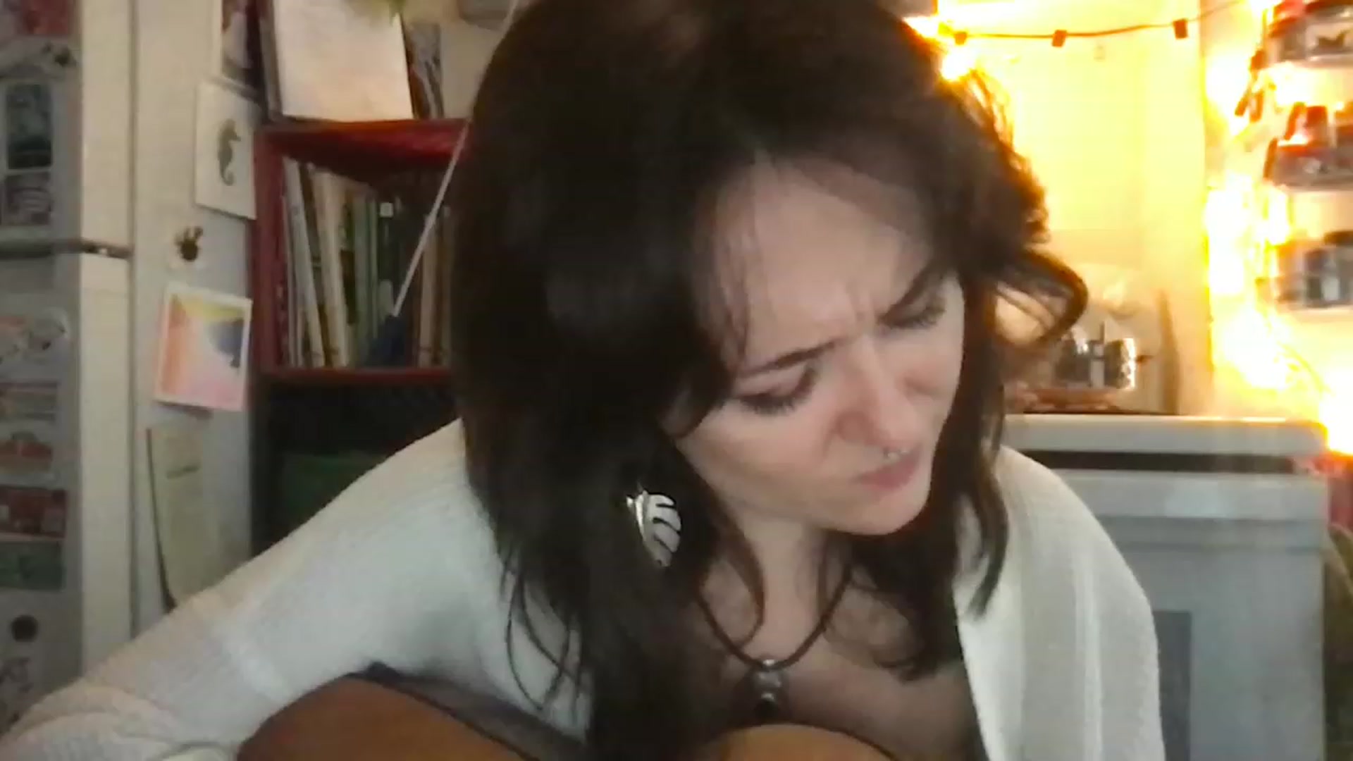 Gallery image thumbnail from JULI3TT3's myfreecams stream on, 03/23/2023, 17:58 image 6 of 20