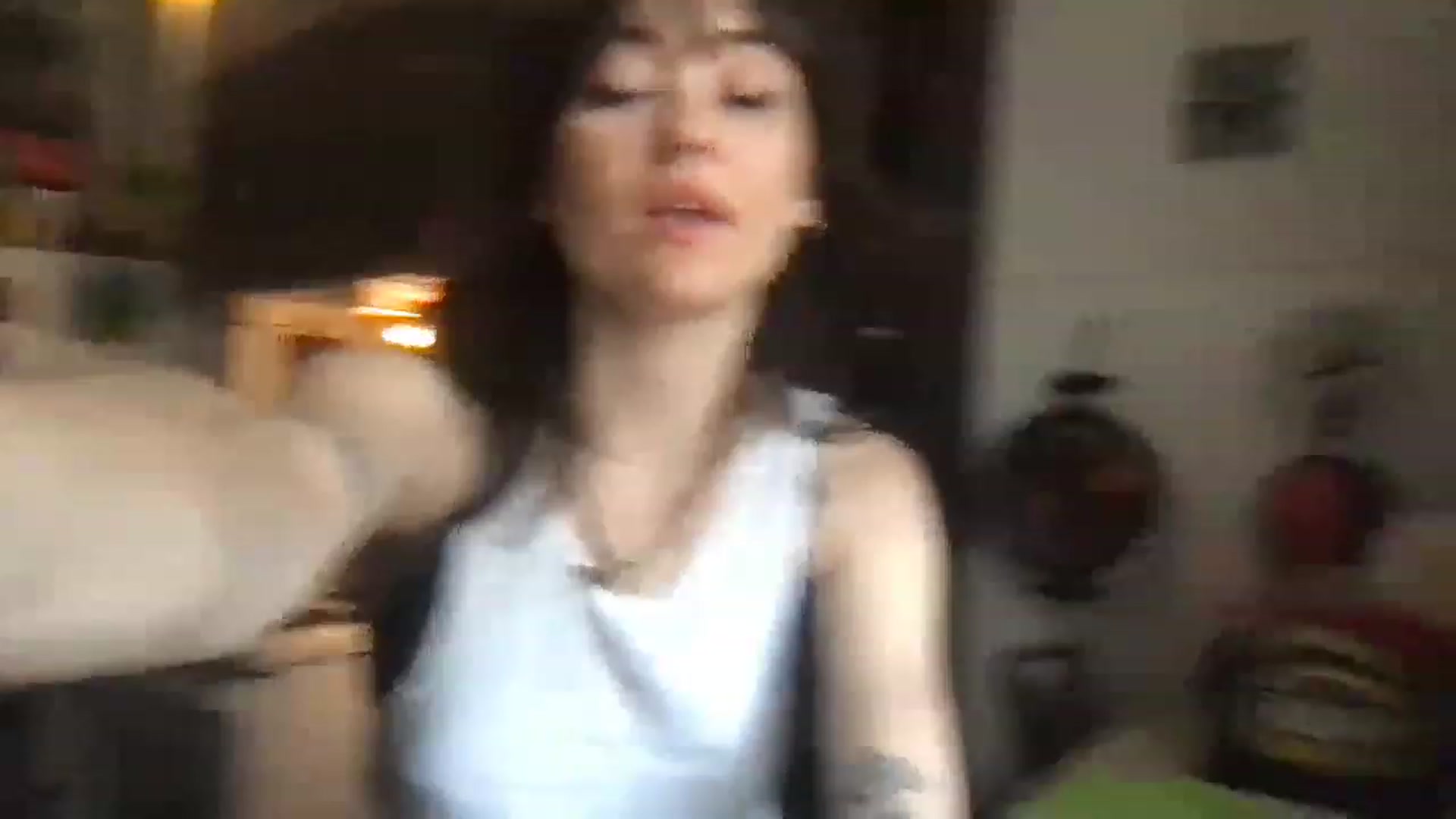 Gallery image thumbnail from JULI3TT3's myfreecams stream on, 04/15/2023, 17:24 image 8 of 20