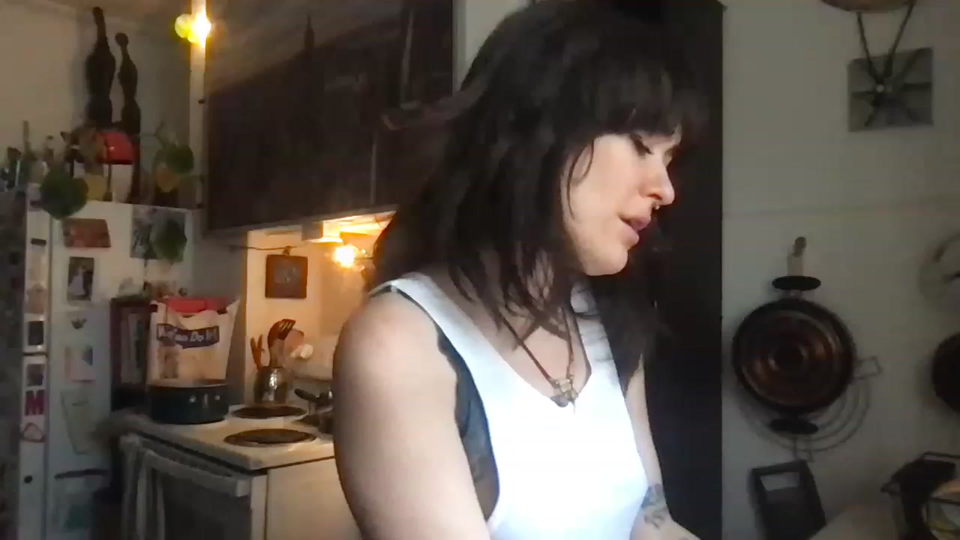 Gallery image thumbnail from JULI3TT3's myfreecams stream on, 04/15/2023, 17:24 image 4 of 20