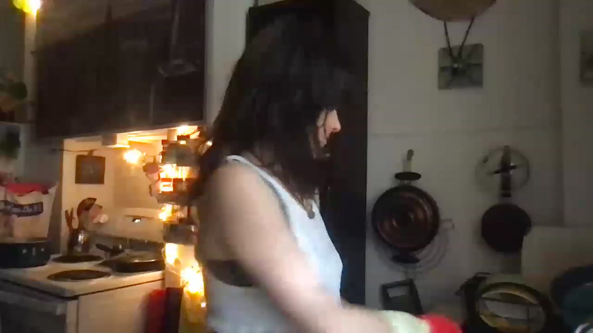 Gallery image thumbnail from JULI3TT3's myfreecams stream on, 04/15/2023, 17:24 image 6 of 20