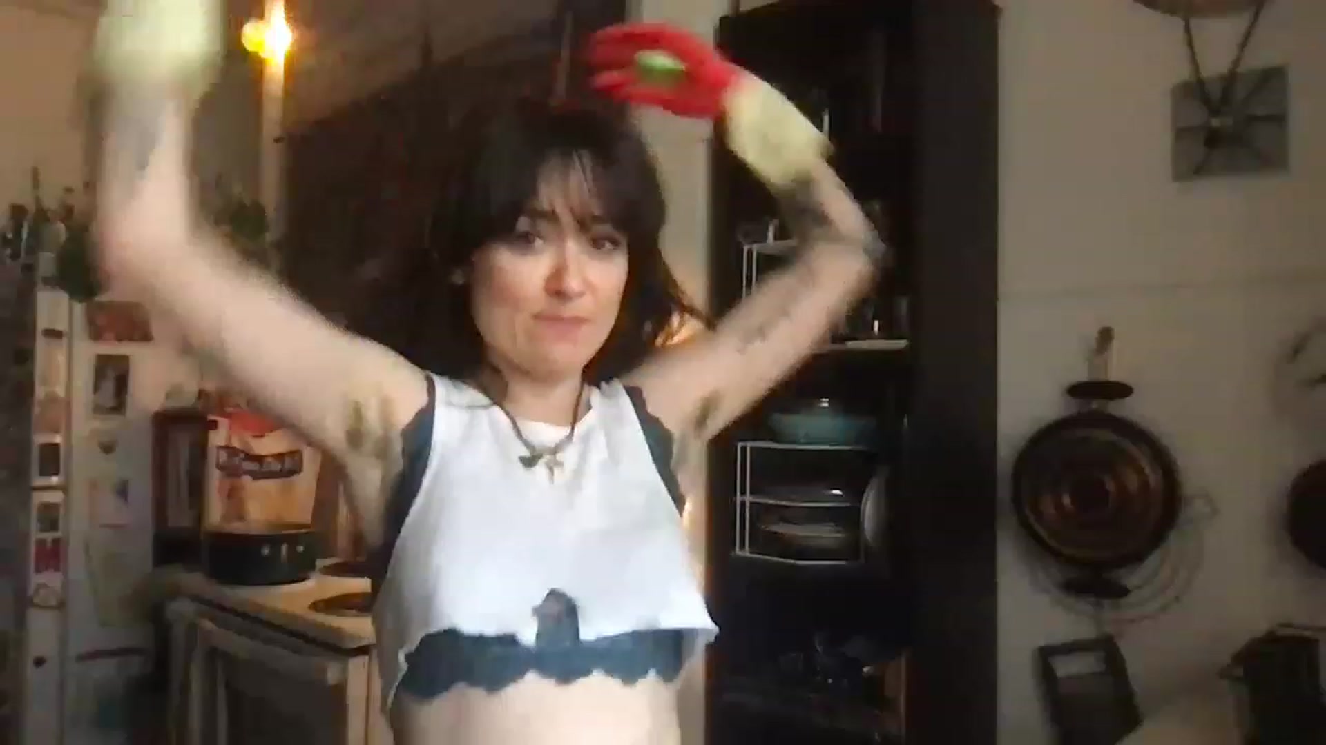 Gallery image thumbnail from JULI3TT3's myfreecams stream on, 04/15/2023, 17:24 image 2 of 20