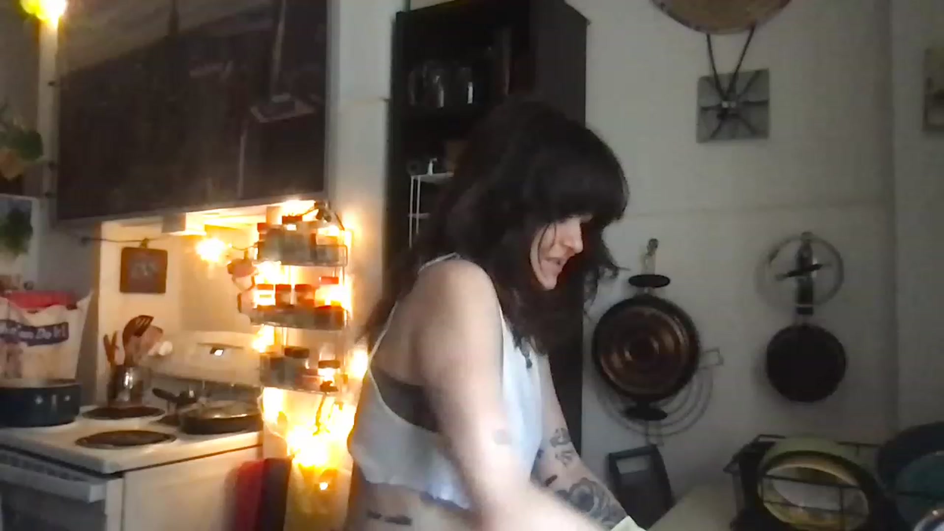 Gallery image thumbnail from JULI3TT3's myfreecams stream on, 04/15/2023, 17:24 image 5 of 20