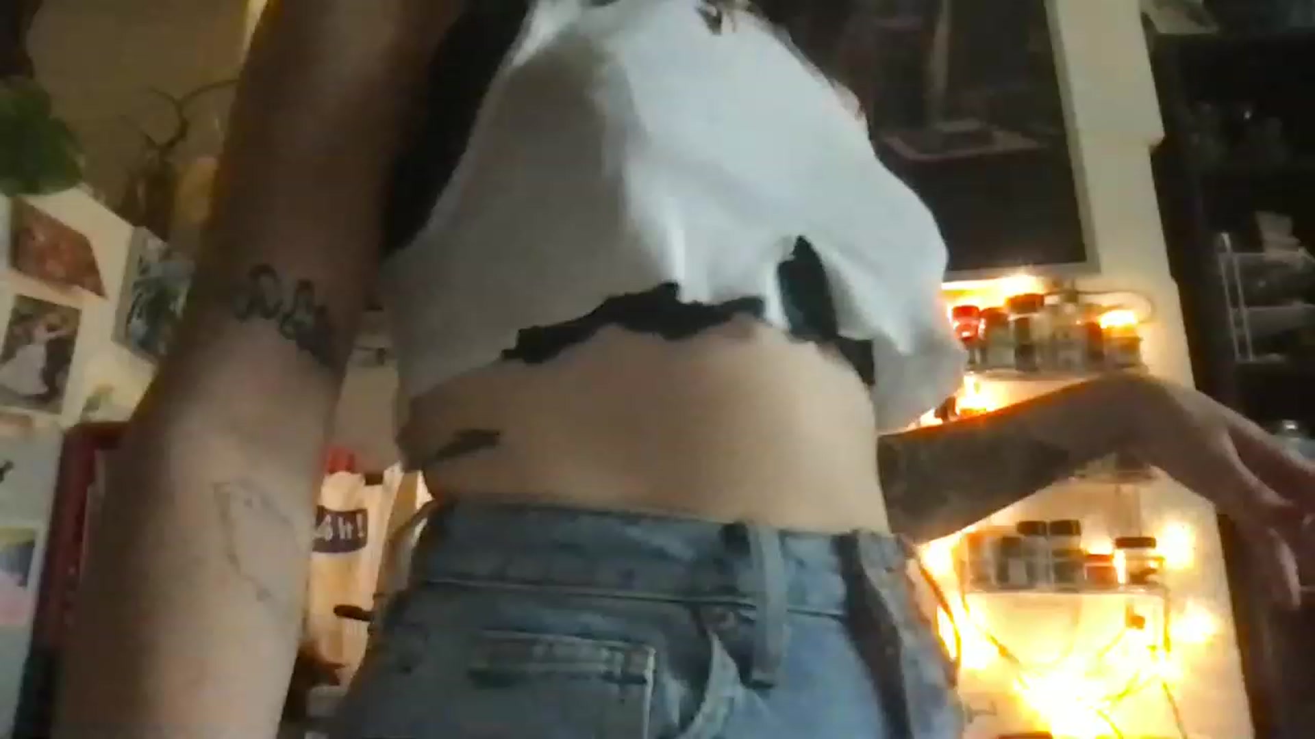 Gallery image thumbnail from JULI3TT3's myfreecams stream on, 04/15/2023, 17:24 image 9 of 20