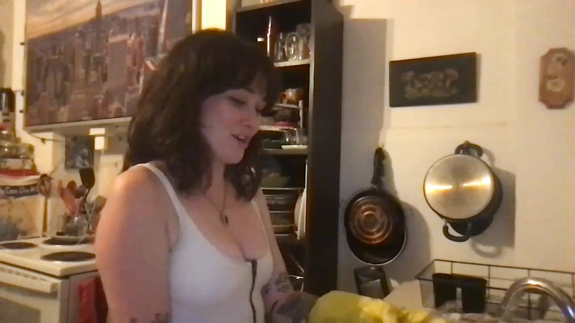 Gallery image thumbnail from JULI3TT3's myfreecams stream on, 07/04/2023, 06:26 image 9 of 20