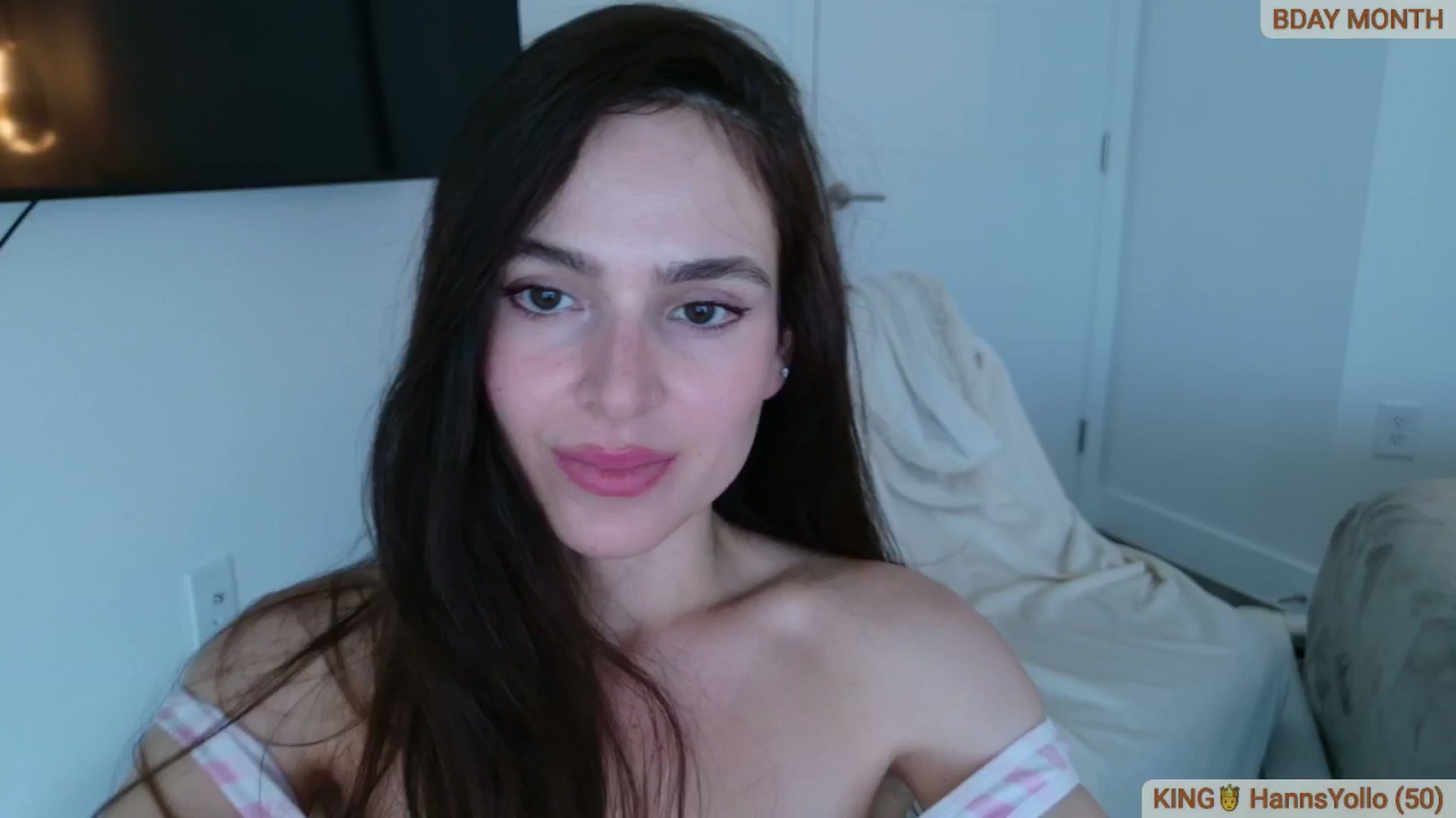 Gallery image thumbnail from JUSTATA's myfreecams stream on, 04/15/2026, 01:14 image 5 of 20