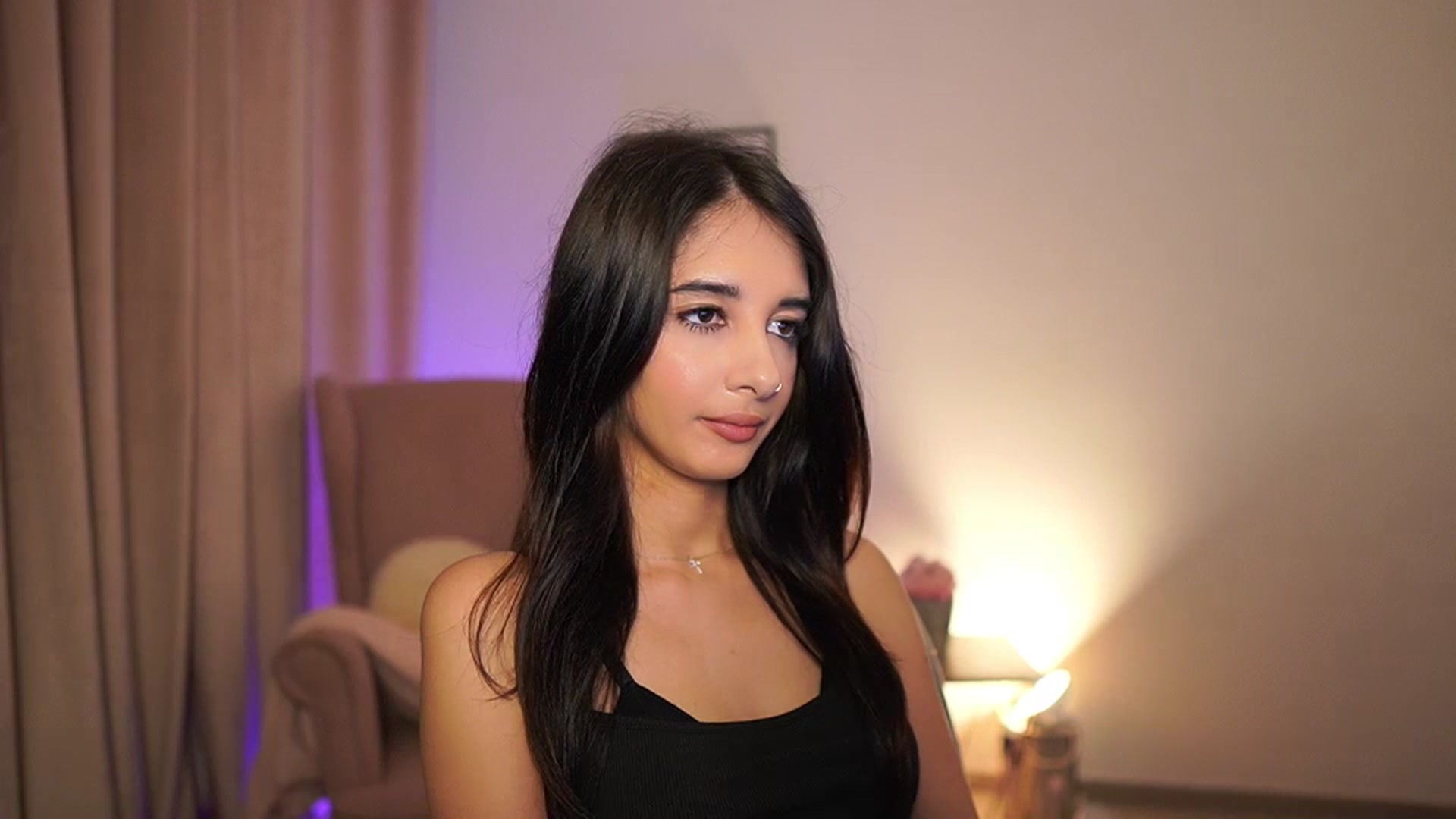 Gallery image thumbnail from Jacky__smith's myfreecams stream on, 04/08/2025, 10:52 image 18 of 20
