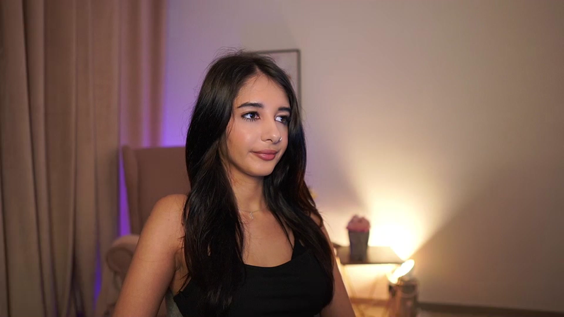 Gallery image thumbnail from Jacky__smith's myfreecams stream on, 04/08/2025, 10:52 image 1 of 20