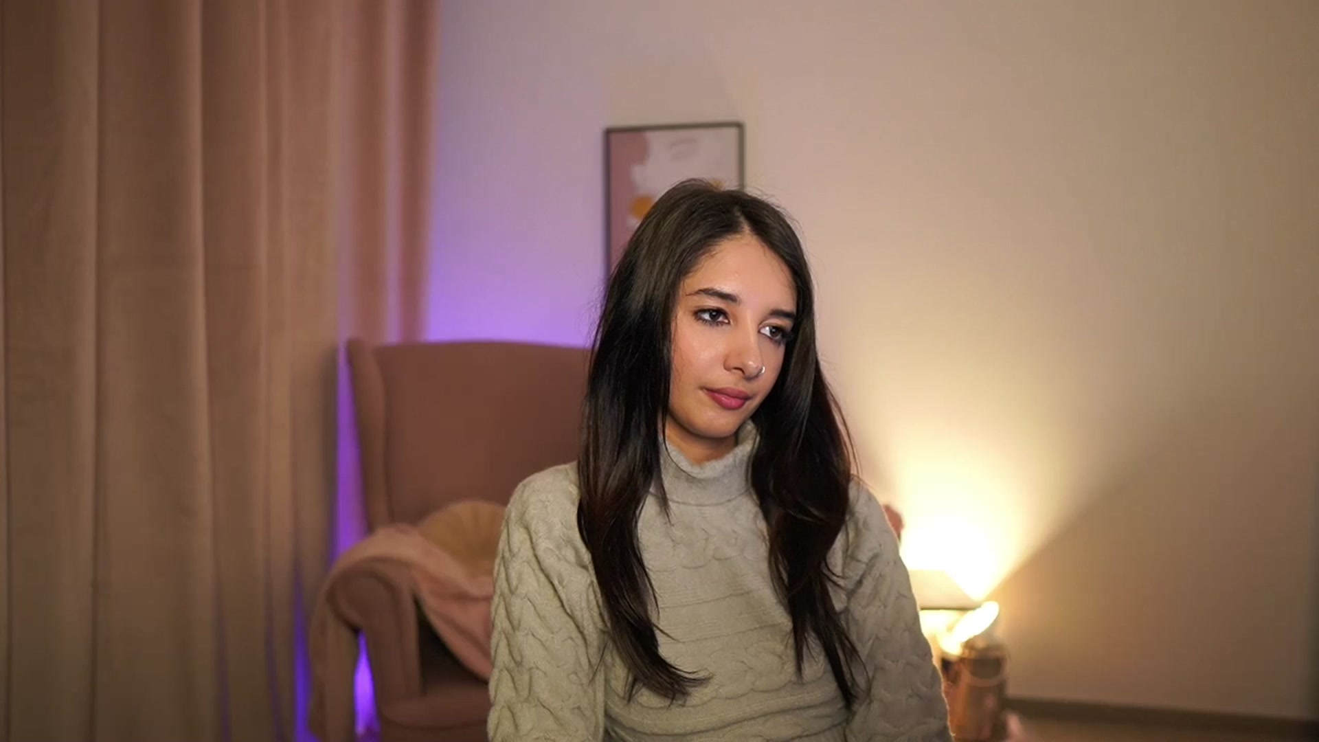 Gallery image thumbnail from Jacky__smith's myfreecams stream on, 04/10/2025, 13:07 image 10 of 20