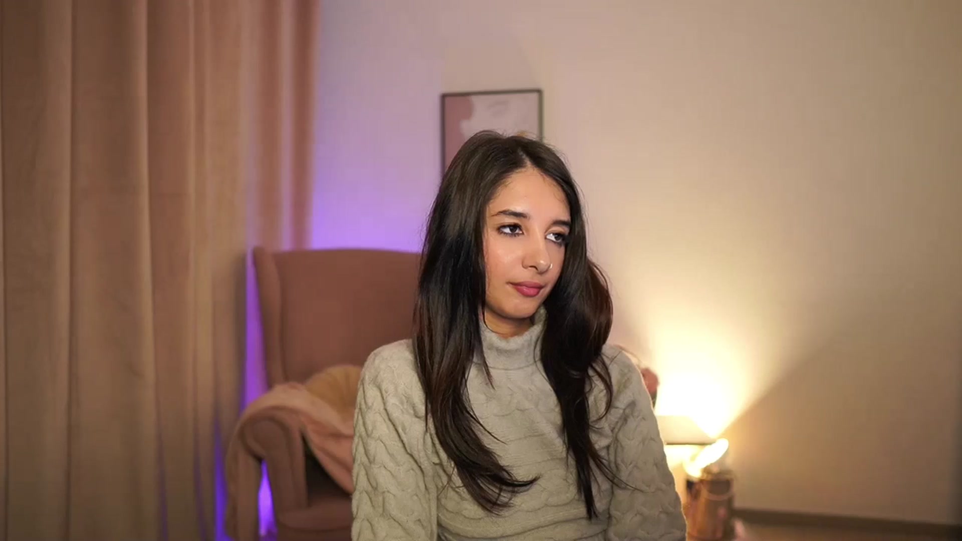 Gallery image thumbnail from Jacky__smith's myfreecams stream on, 04/10/2025, 13:07 image 13 of 20