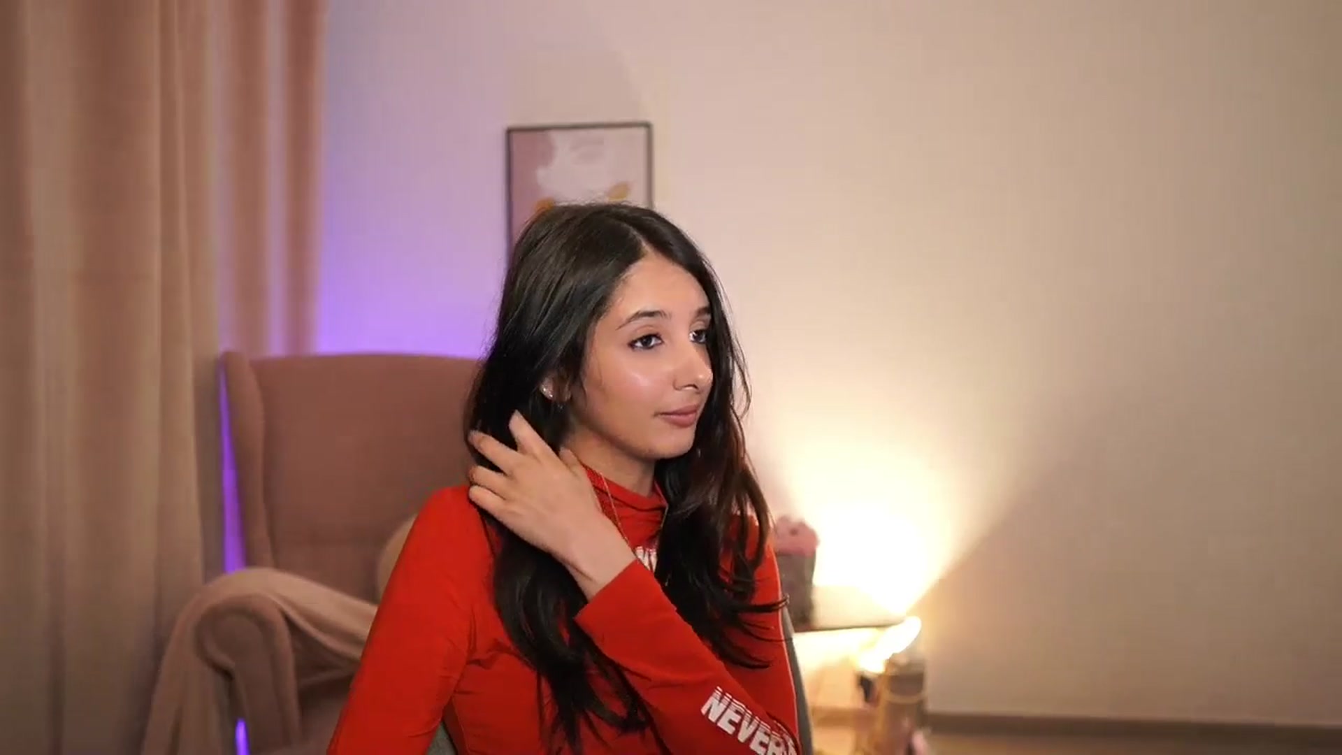 Gallery image thumbnail from Jacky__smith's myfreecams stream on, 04/15/2025, 10:57 image 13 of 20