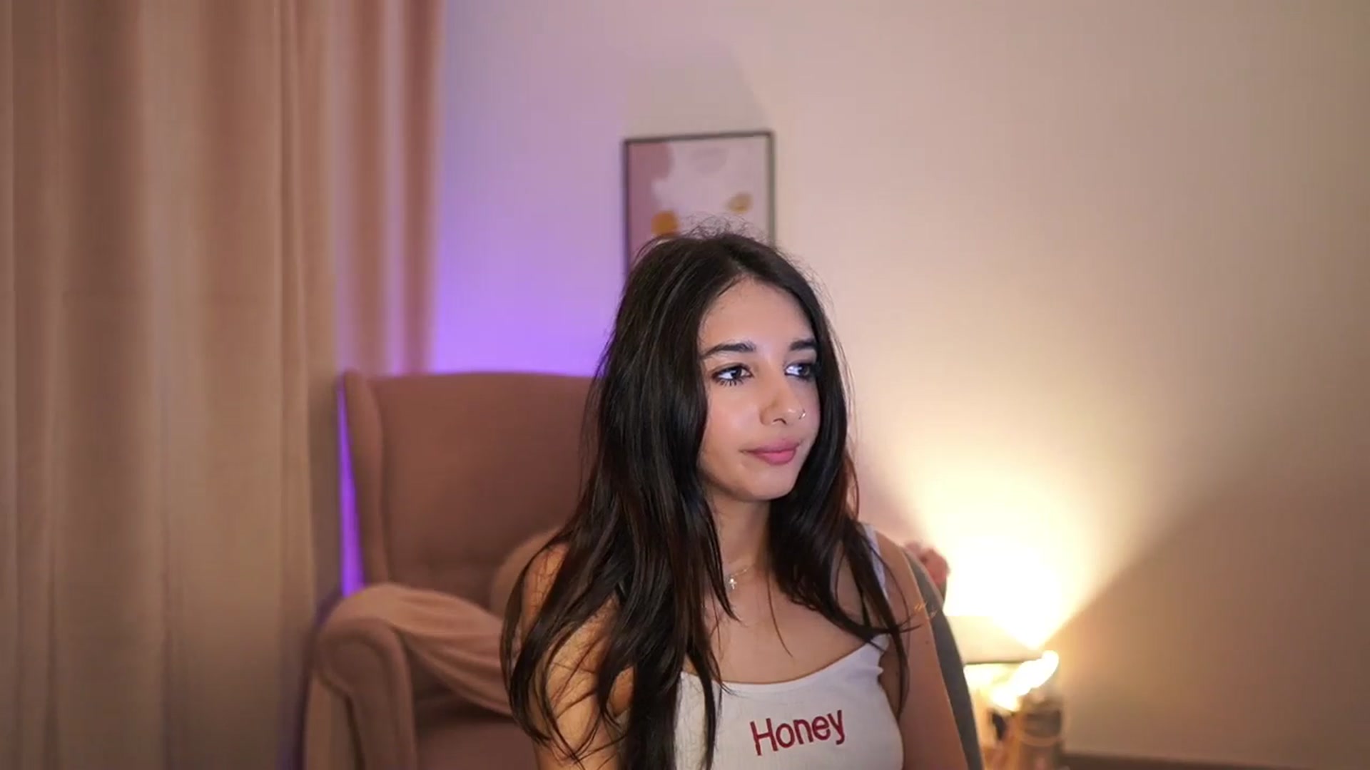 Gallery image thumbnail from Jacky__smith's myfreecams stream on, 04/16/2025, 10:49 image 2 of 20
